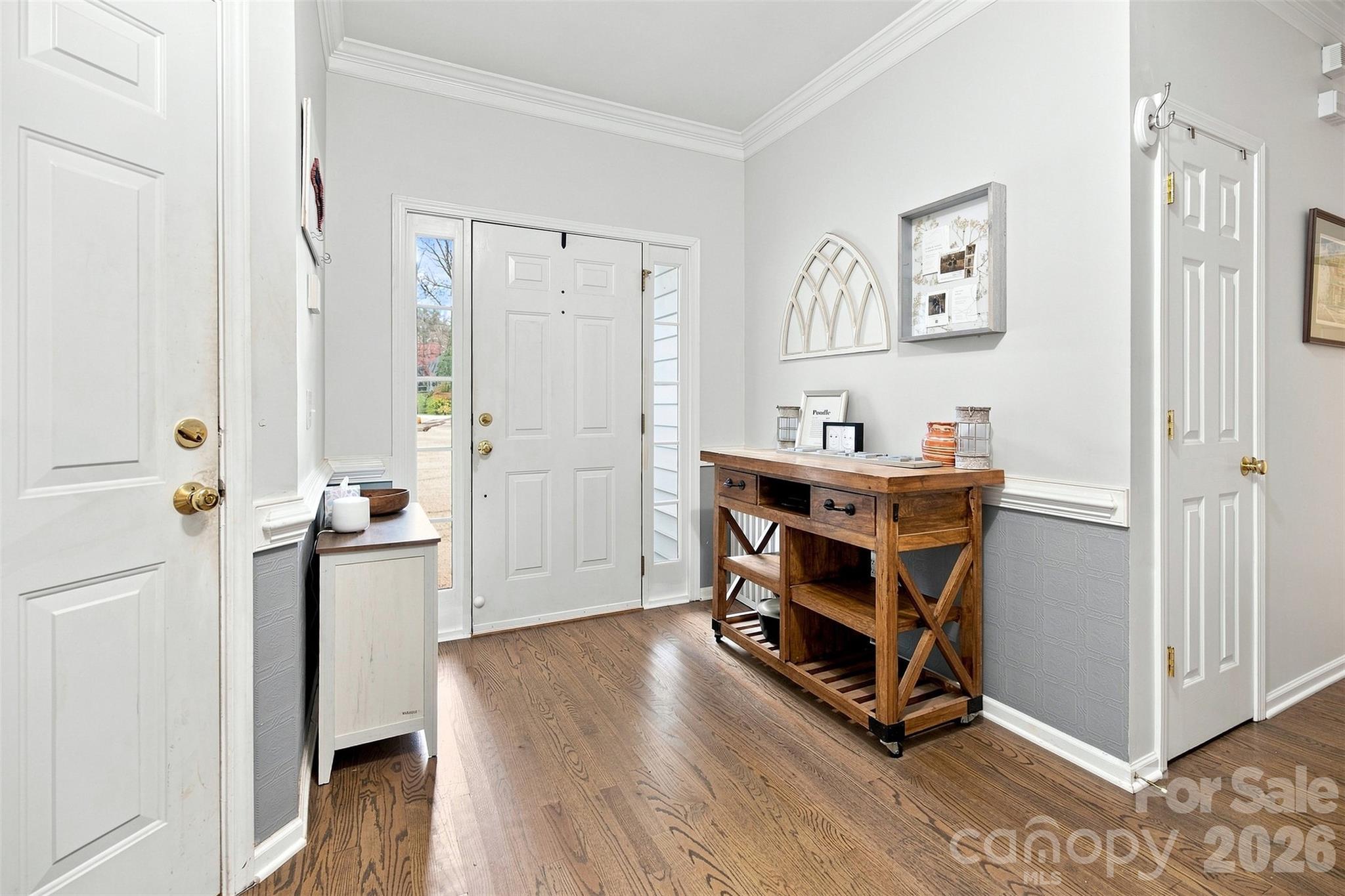 439 Glencrest Drive Property Photo 7