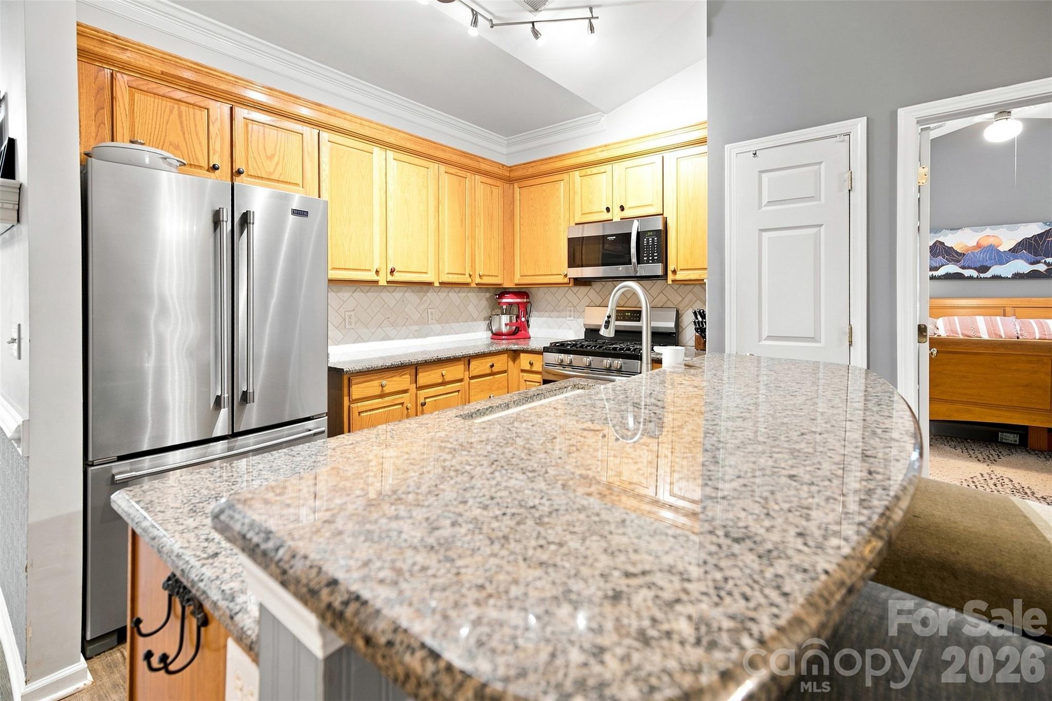 439 Glencrest Drive Property Photo 8