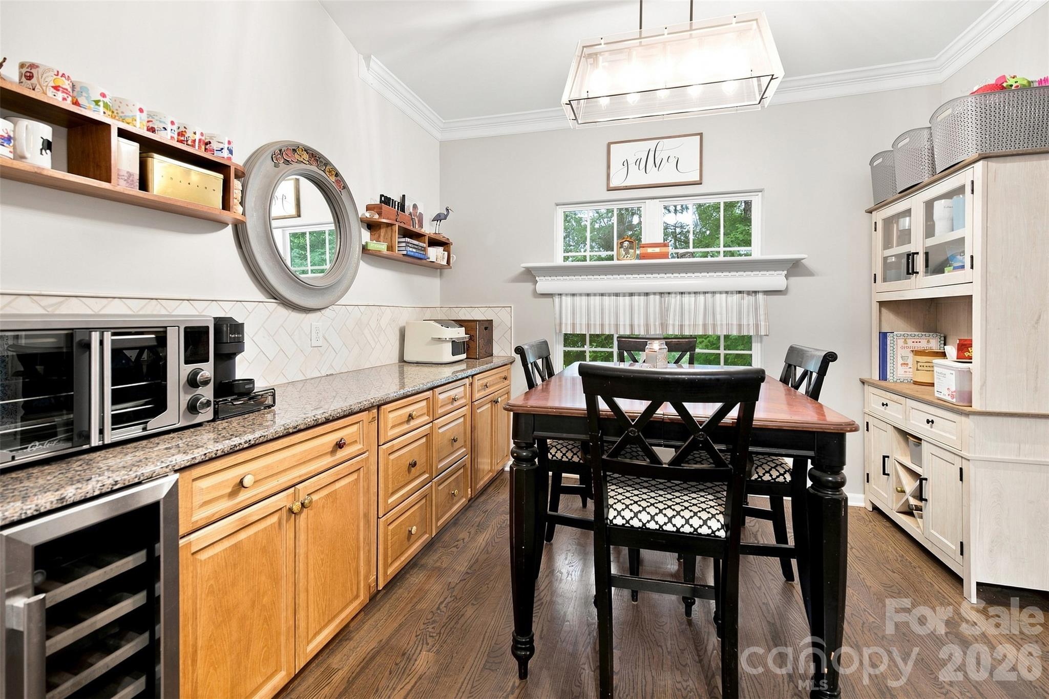 439 Glencrest Drive Property Photo 10