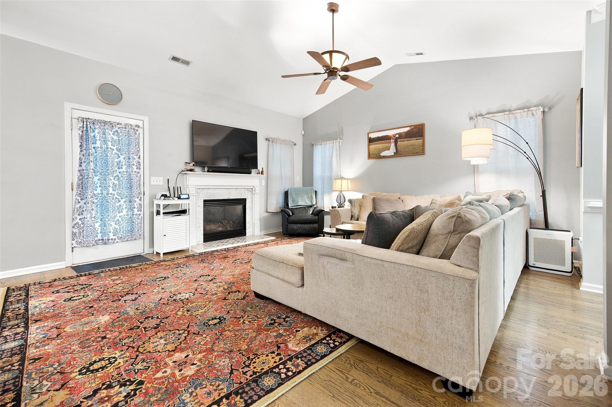 439 Glencrest Drive Property Photo 14