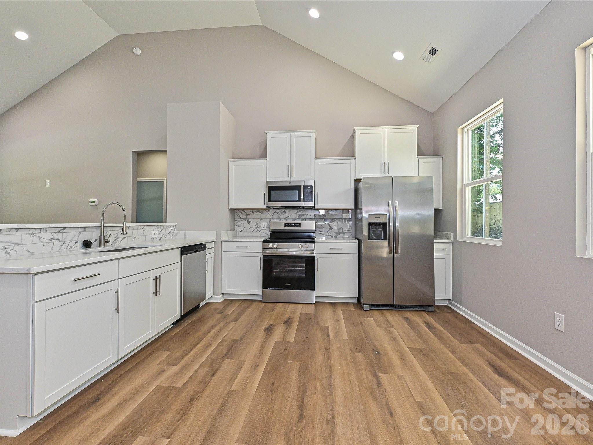 140 Helen Avenue Property Photo 4