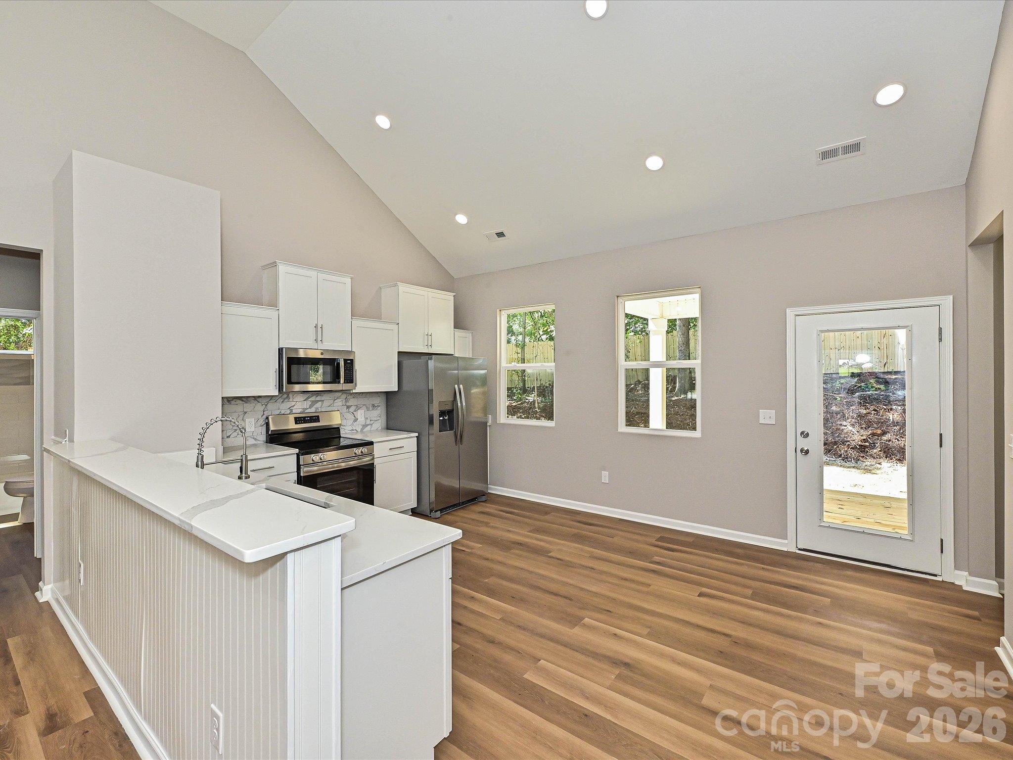 140 Helen Avenue Property Photo 6