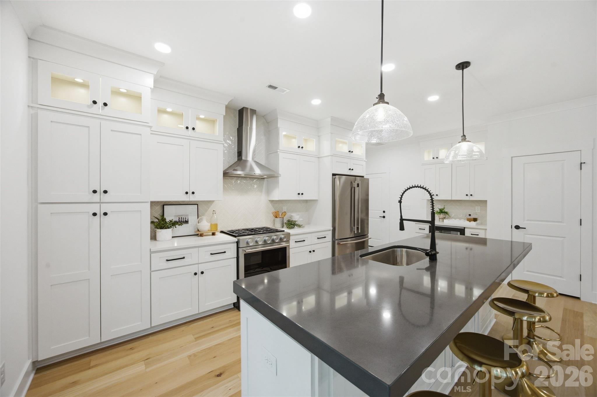 135 Parkdale Drive Property Photo 12