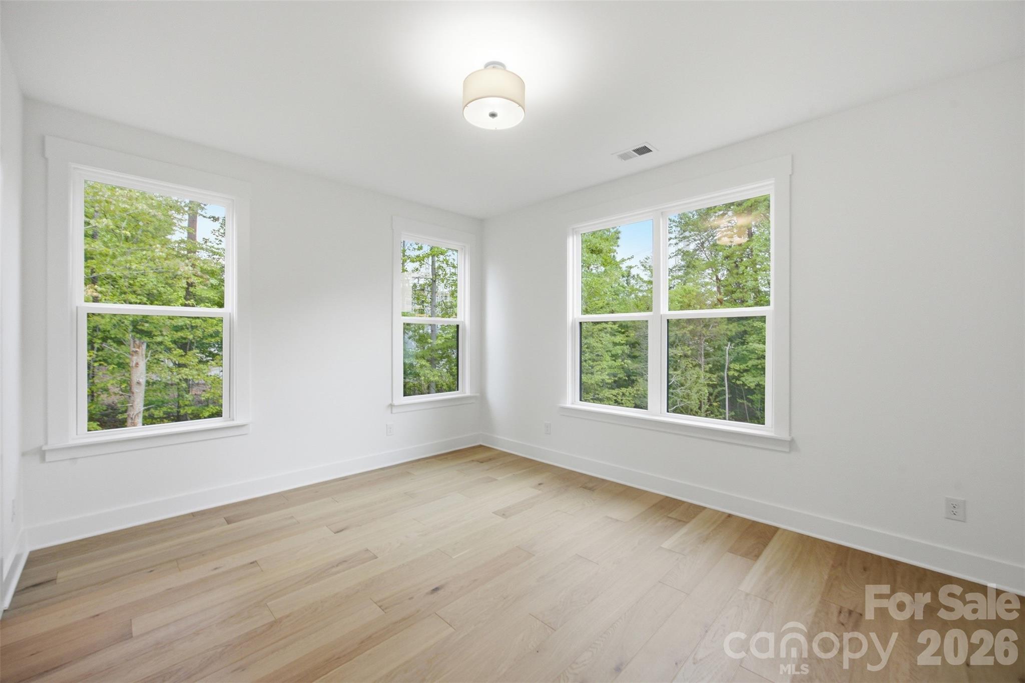 135 Parkdale Drive Property Photo 23