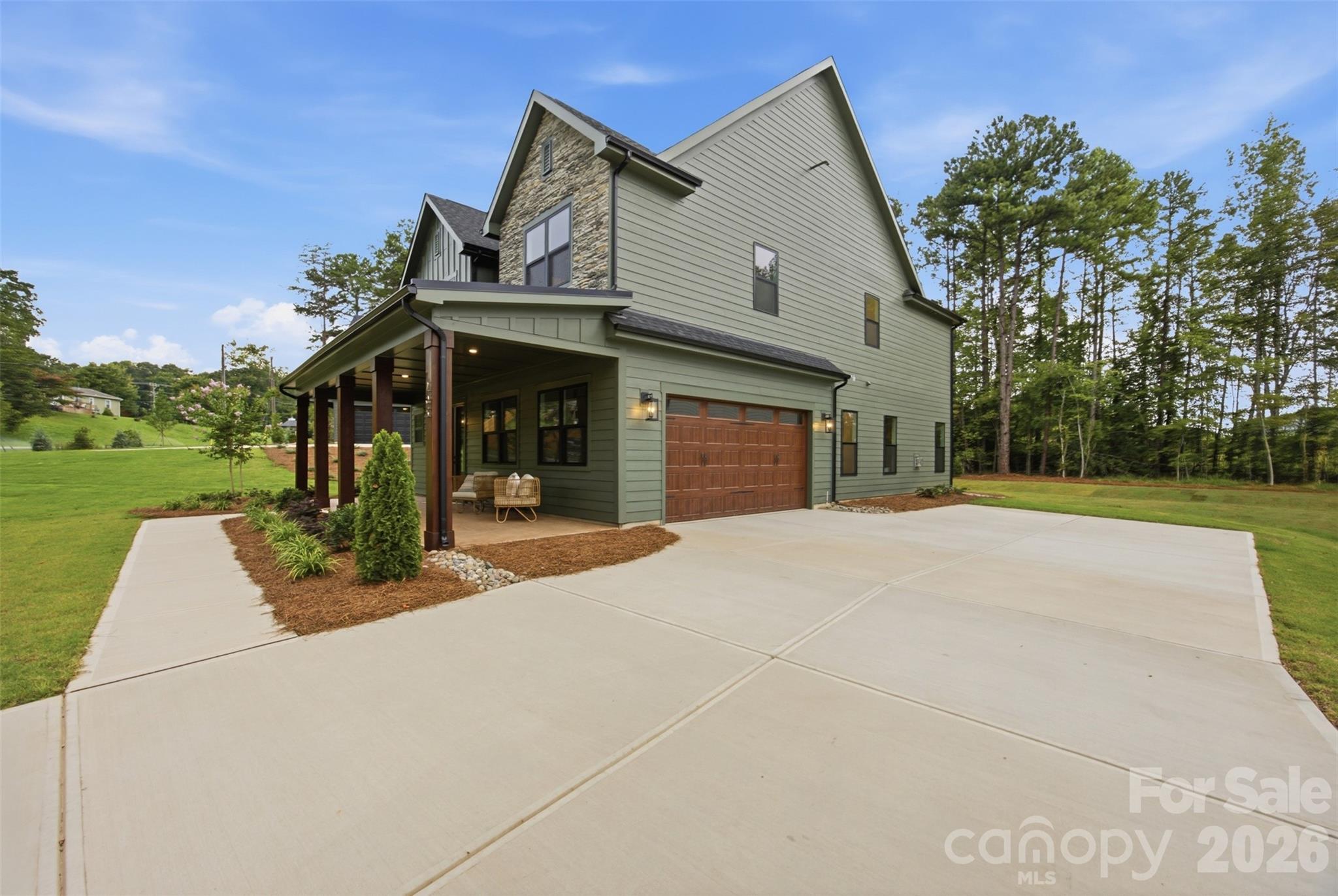 205 Parkdale Drive Property Photo 3