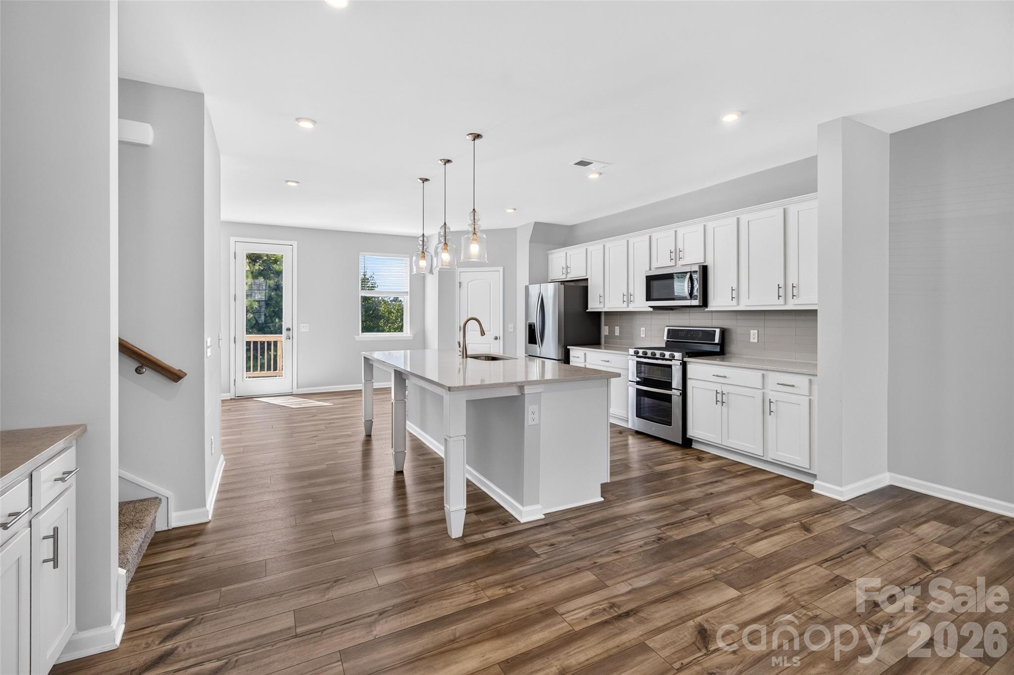 6981 Waterstone Drive Property Photo 3