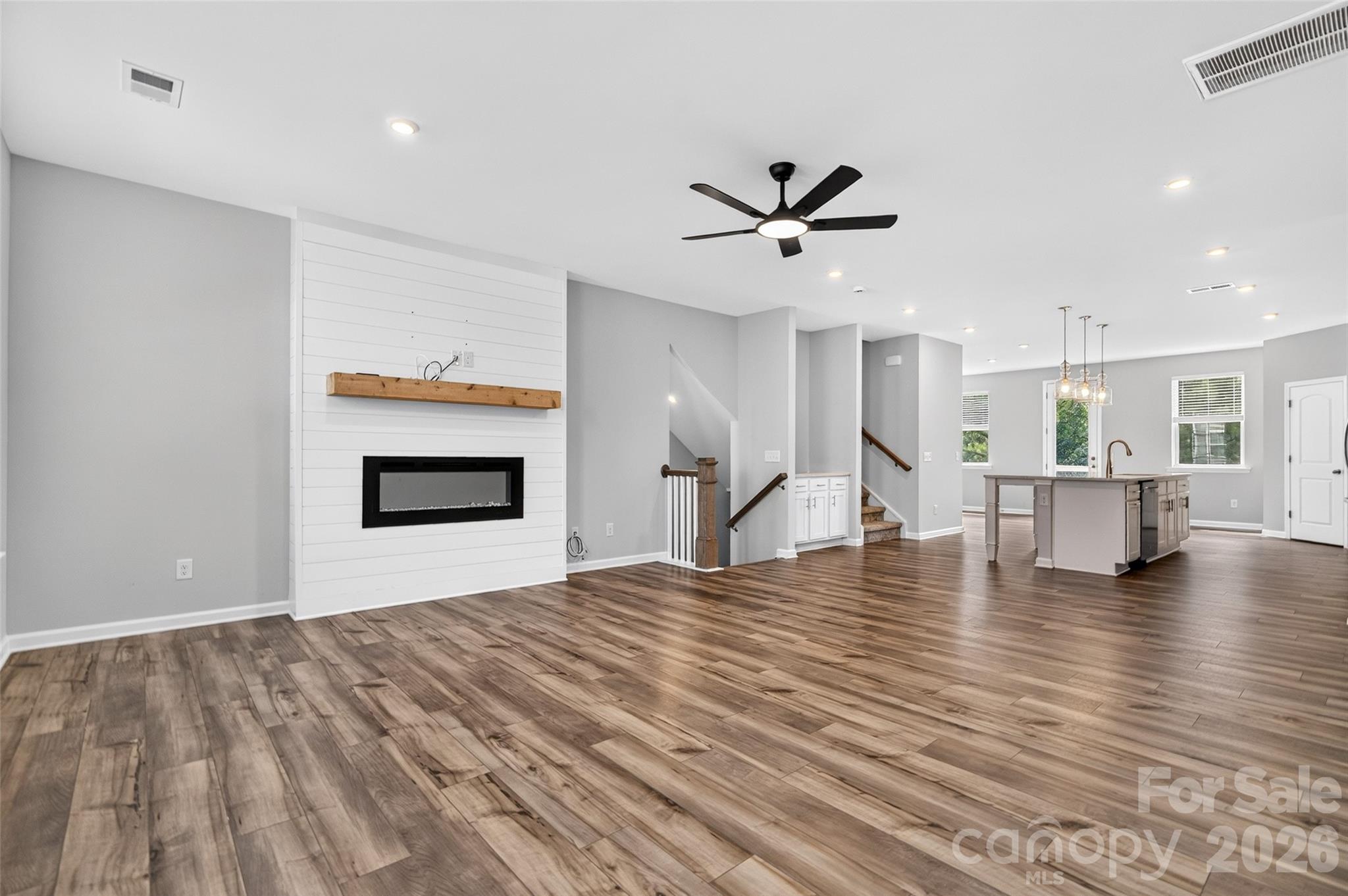 6981 Waterstone Drive Property Photo 9