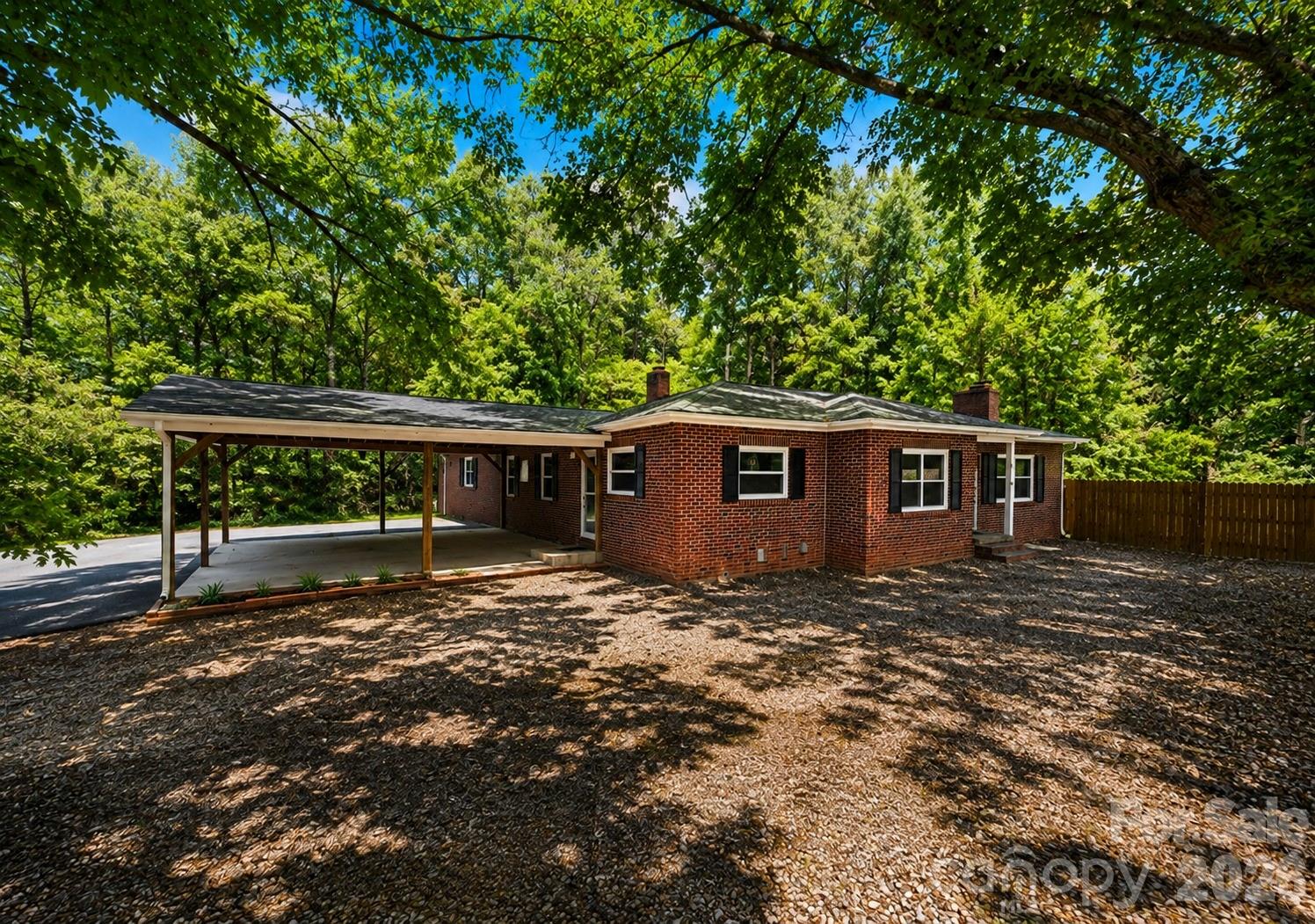 1822 Blowing Rock Boulevard Property Photo 1