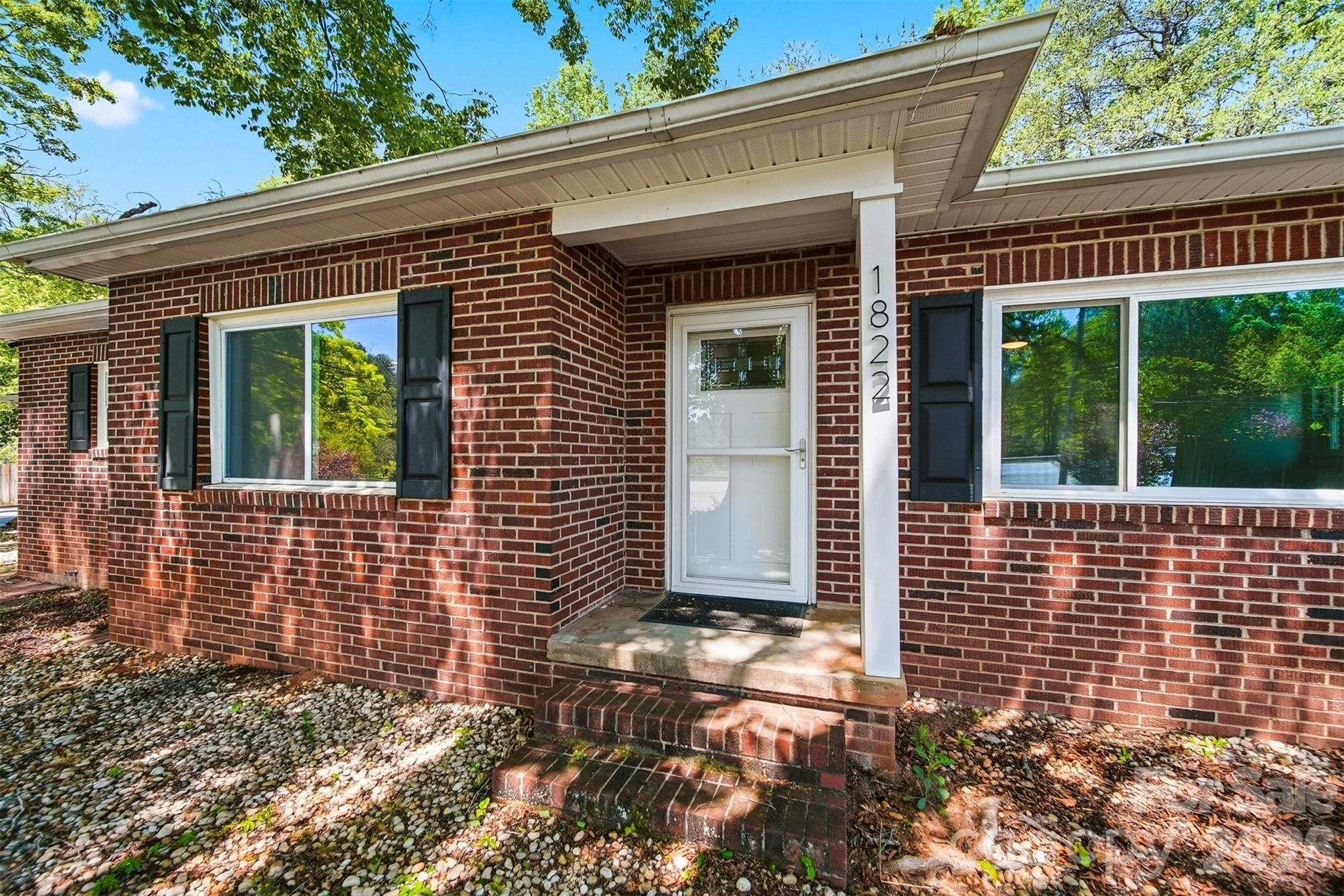 1822 Blowing Rock Boulevard Property Photo 2