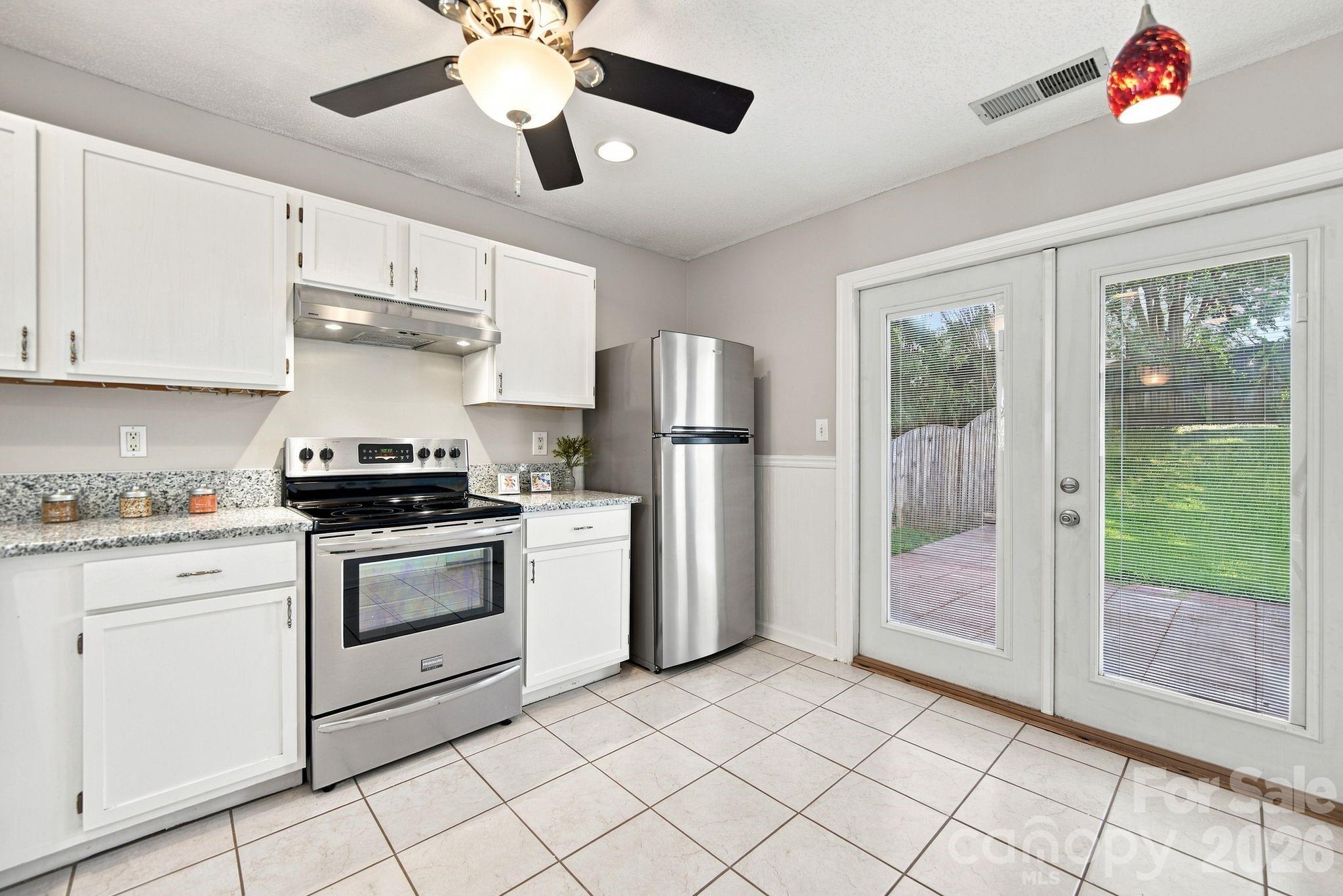 3058 Champion Lane Property Photo 7