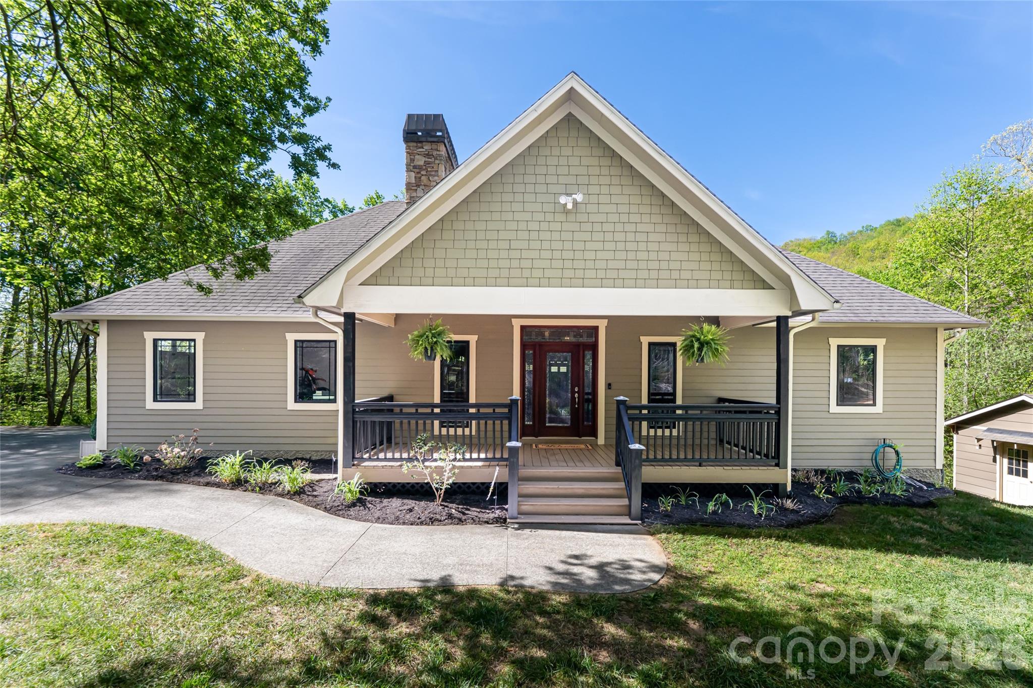 36 Snowshoe Drive Property Photo 2