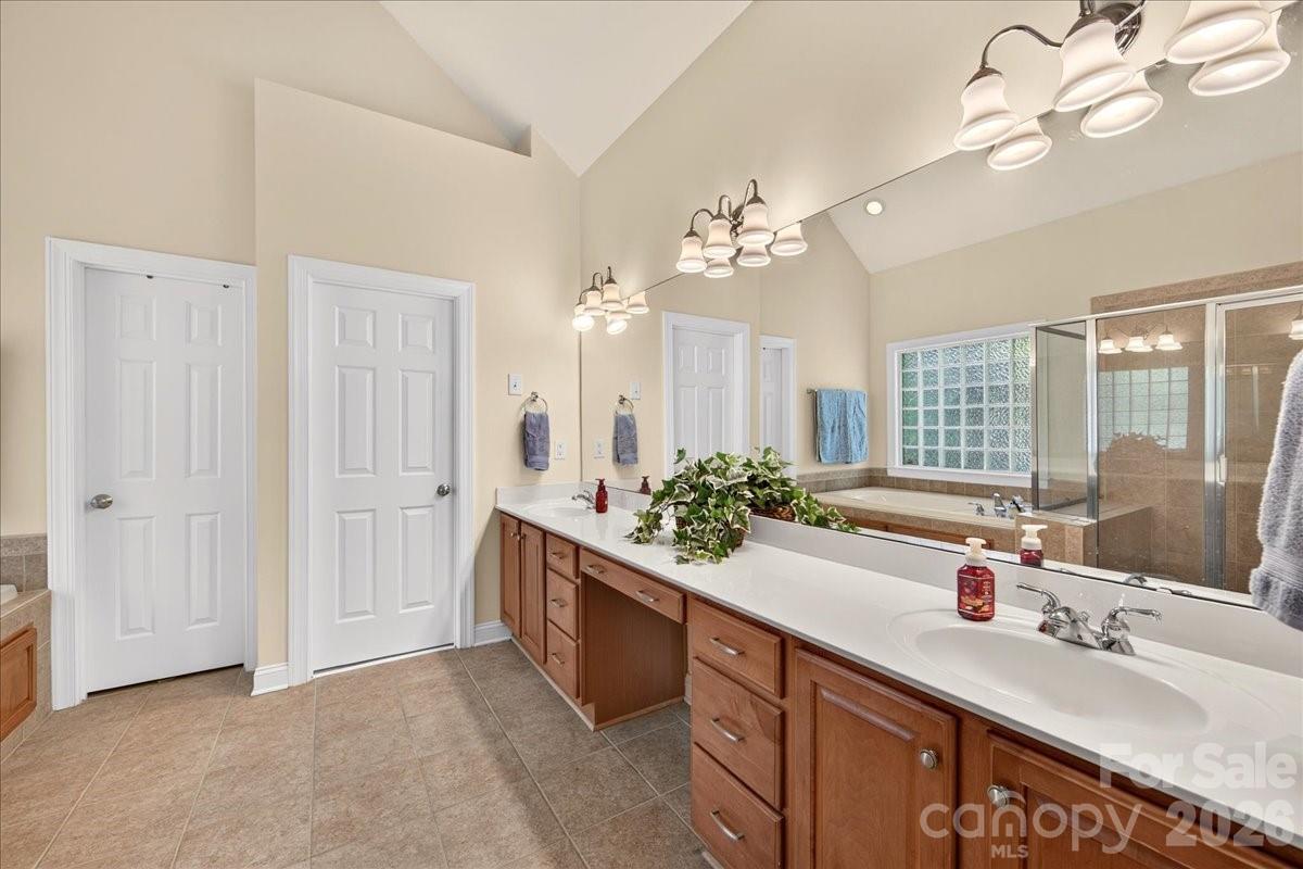 16725 Hammock Creek Place Property Photo 29