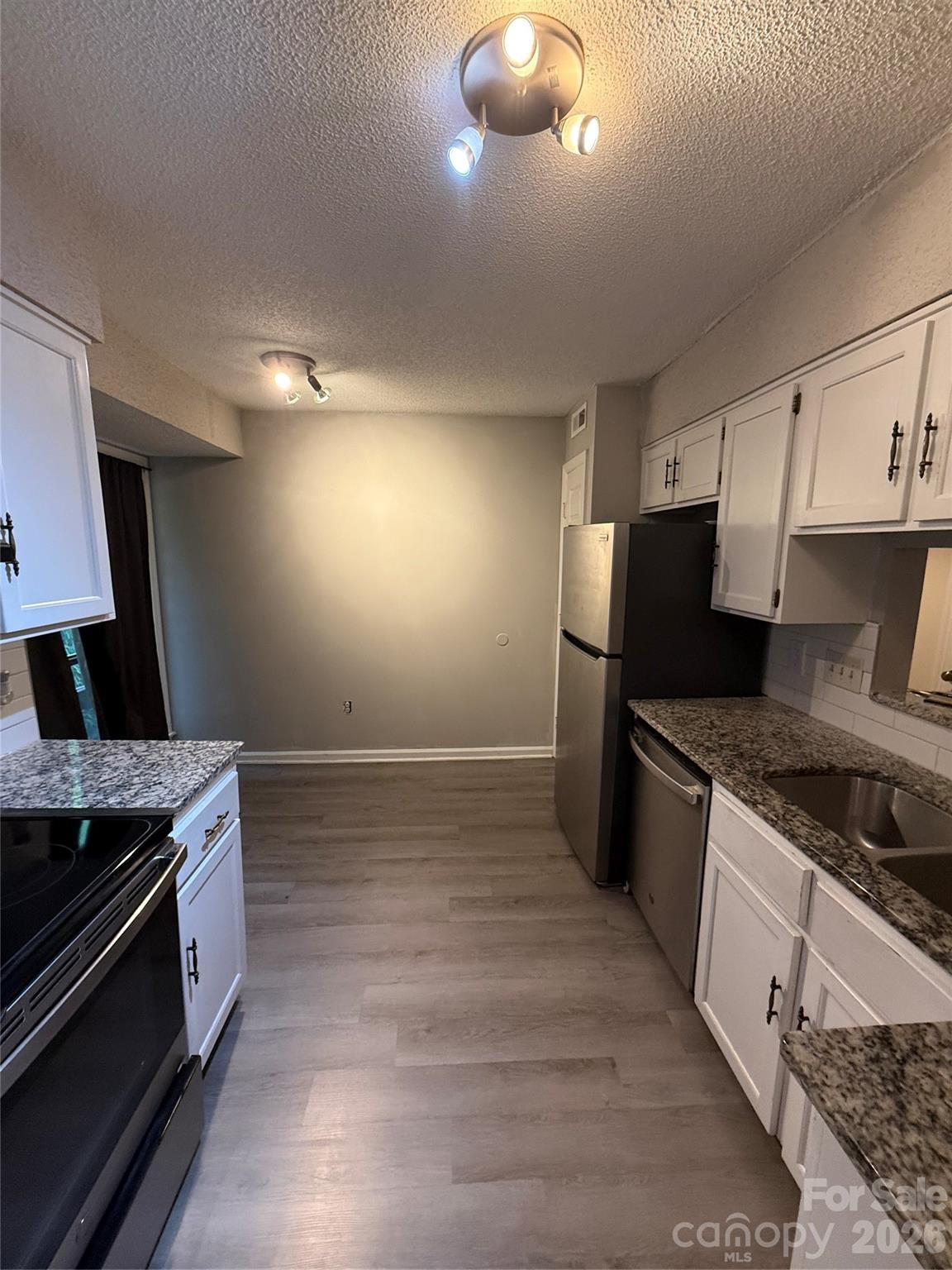 7209 Winery Lane Property Photo 1