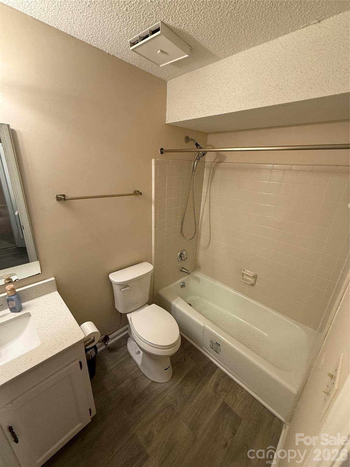 7209 Winery Lane Property Photo 6