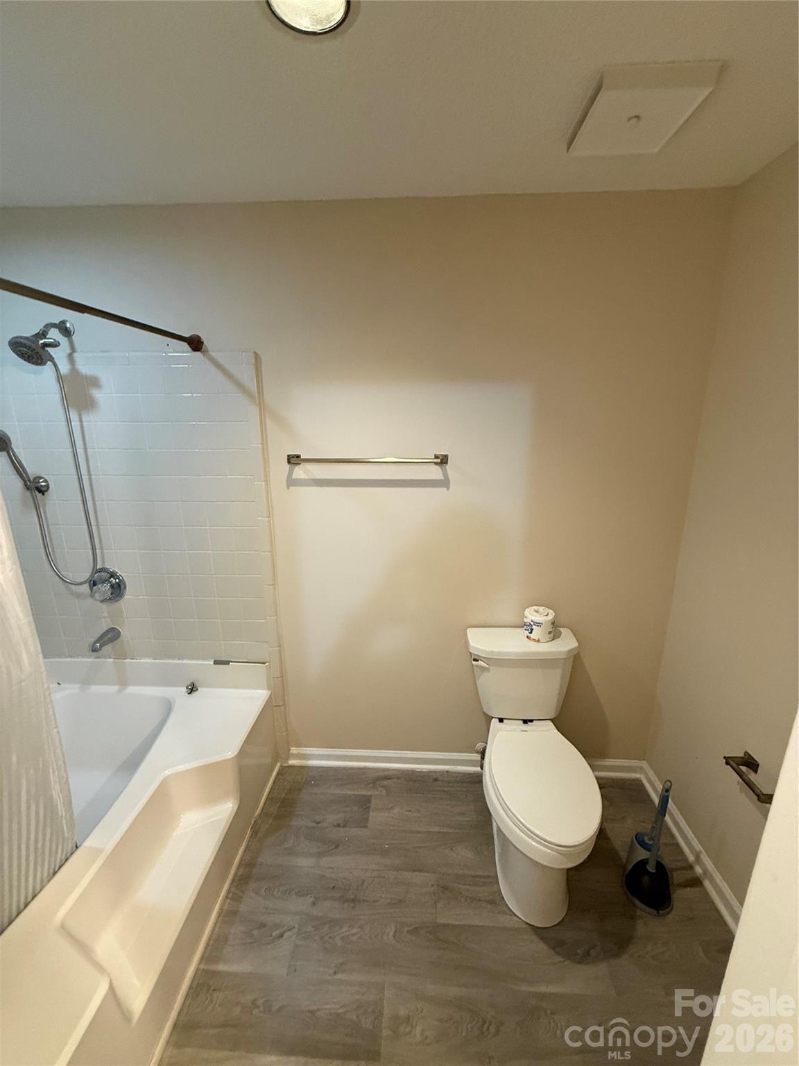 7209 Winery Lane Property Photo 11