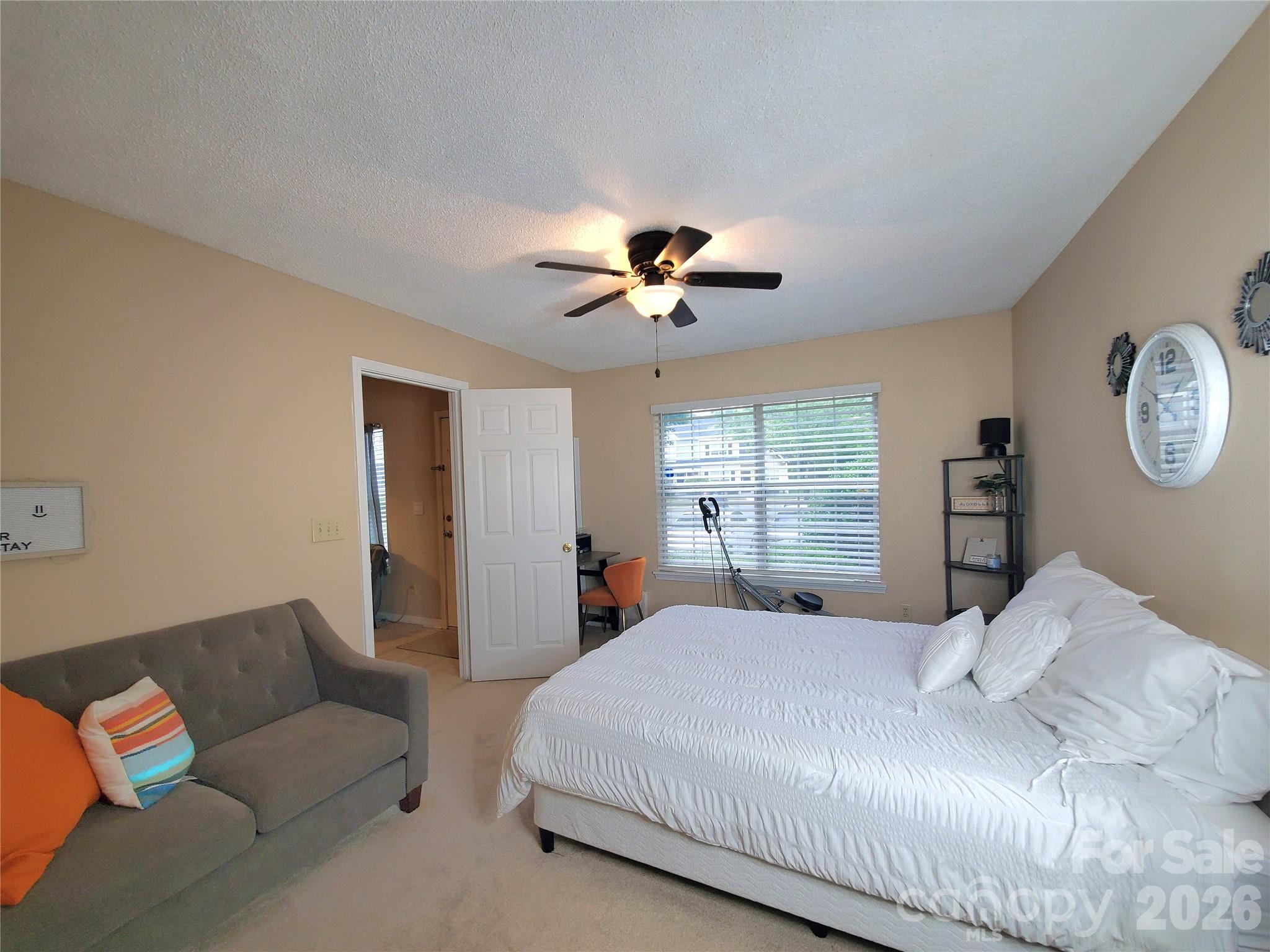 3840 Mosscroft Lane Property Photo 6