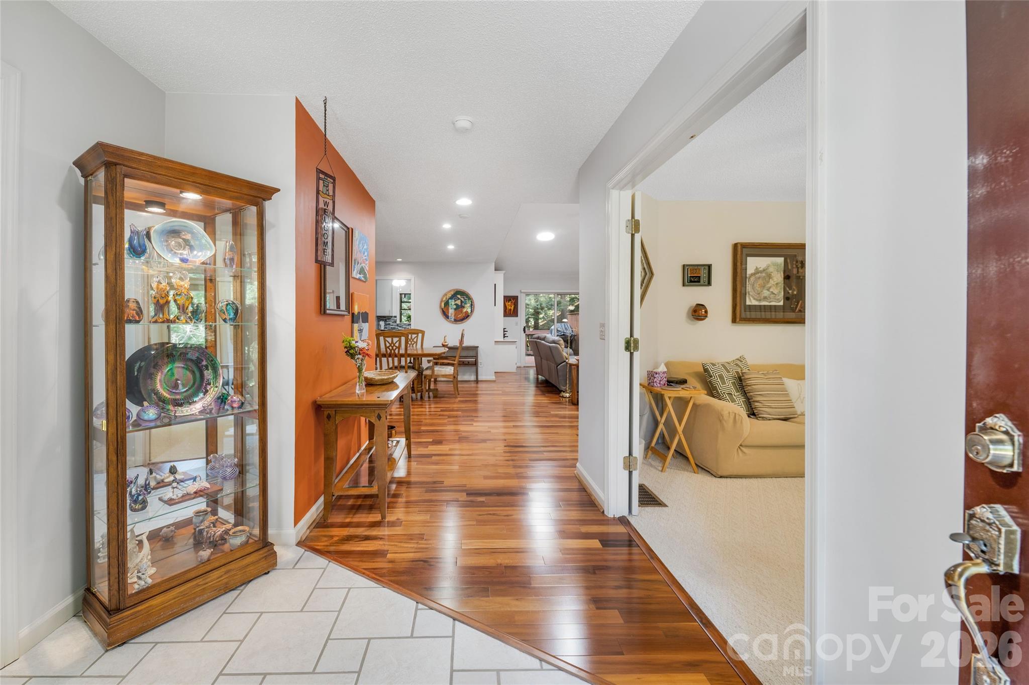 31 Hillcreek Drive Property Photo 4