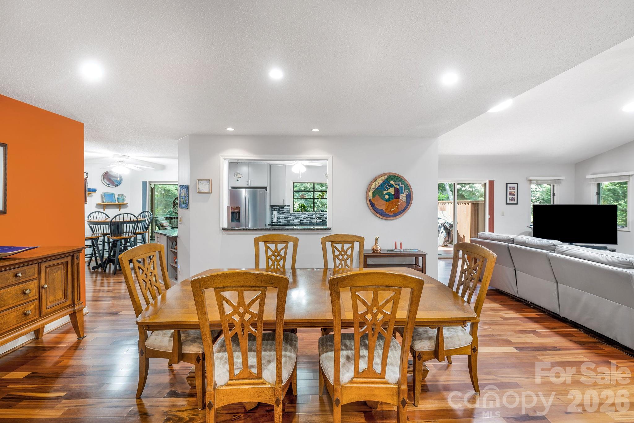 31 Hillcreek Drive Property Photo 11