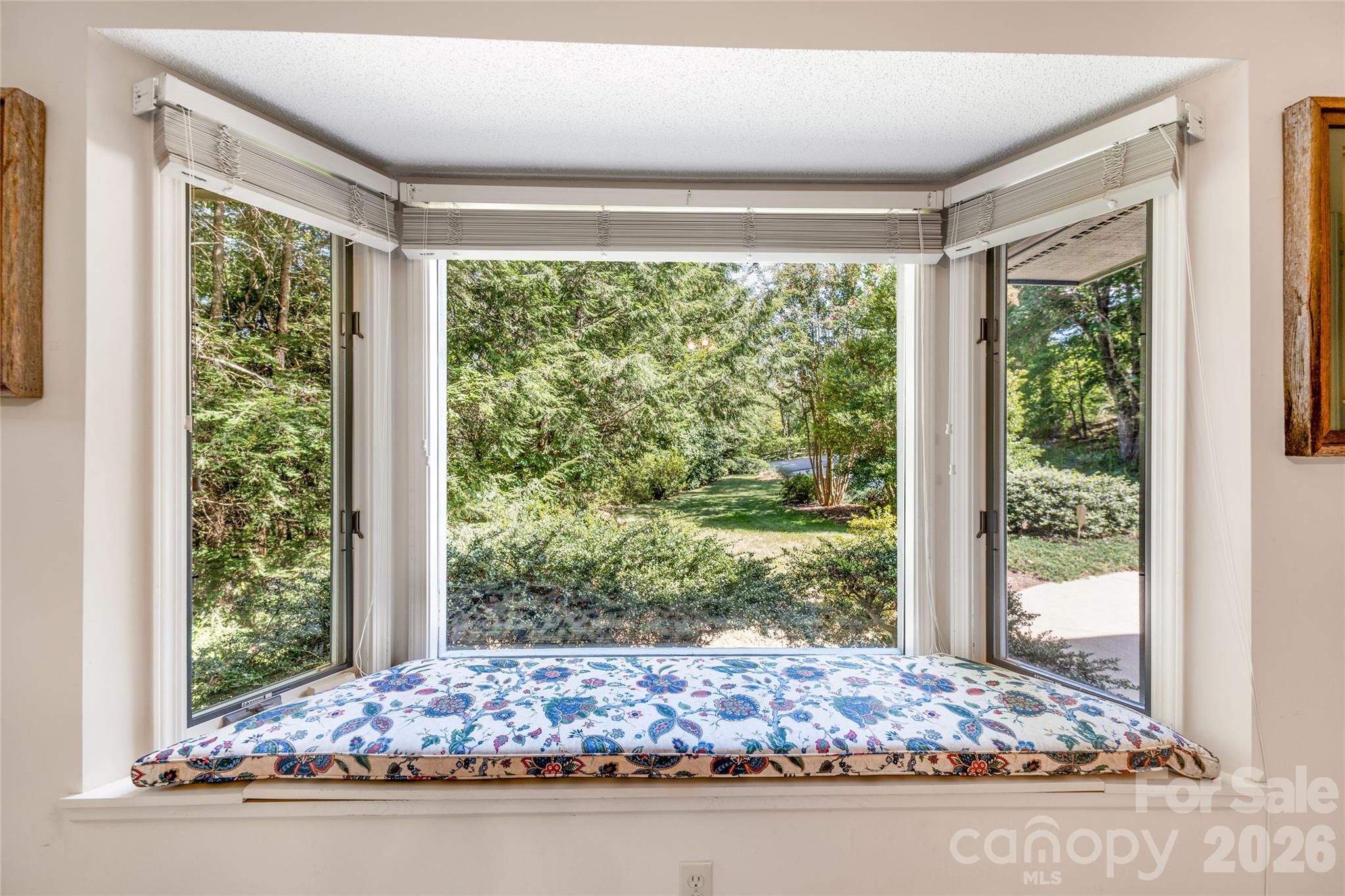 31 Hillcreek Drive Property Photo 28