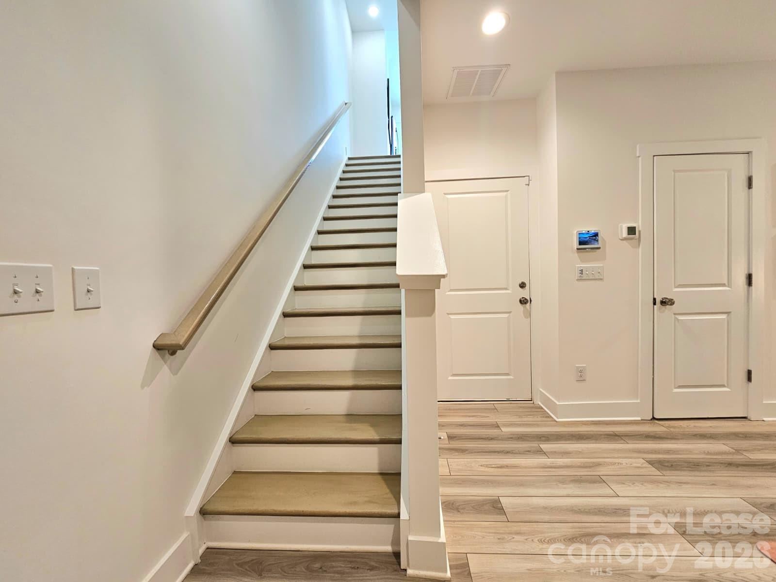 421 Prine Place Property Photo 5