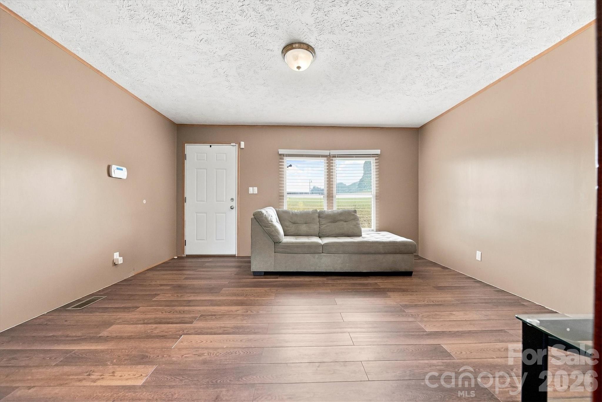 8660 Hollywood Drive Property Photo 5
