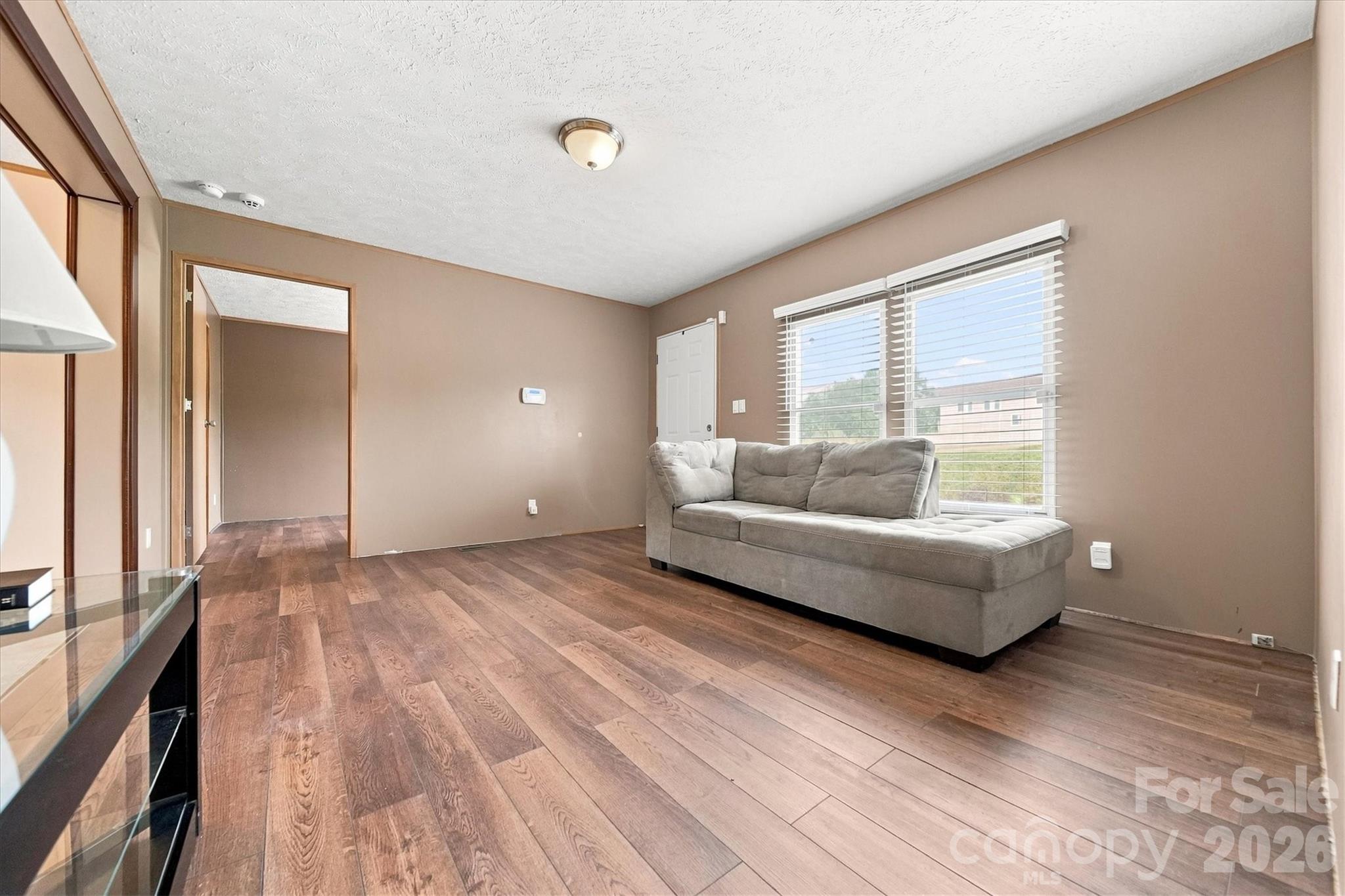 8660 Hollywood Drive Property Photo 6