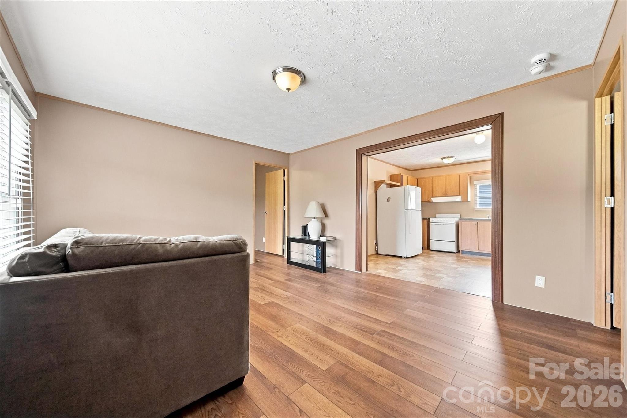 8660 Hollywood Drive Property Photo 8