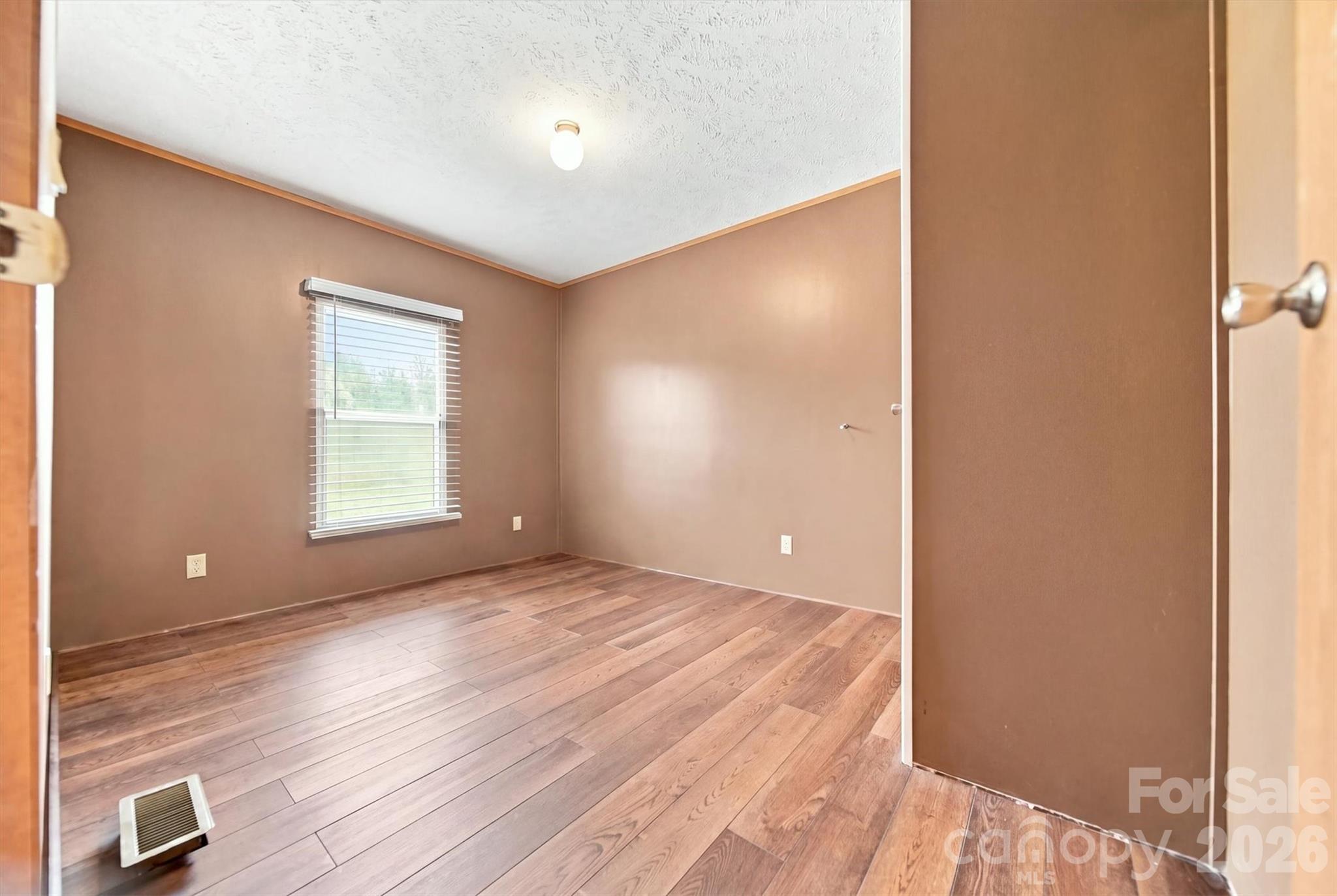 8660 Hollywood Drive Property Photo 20