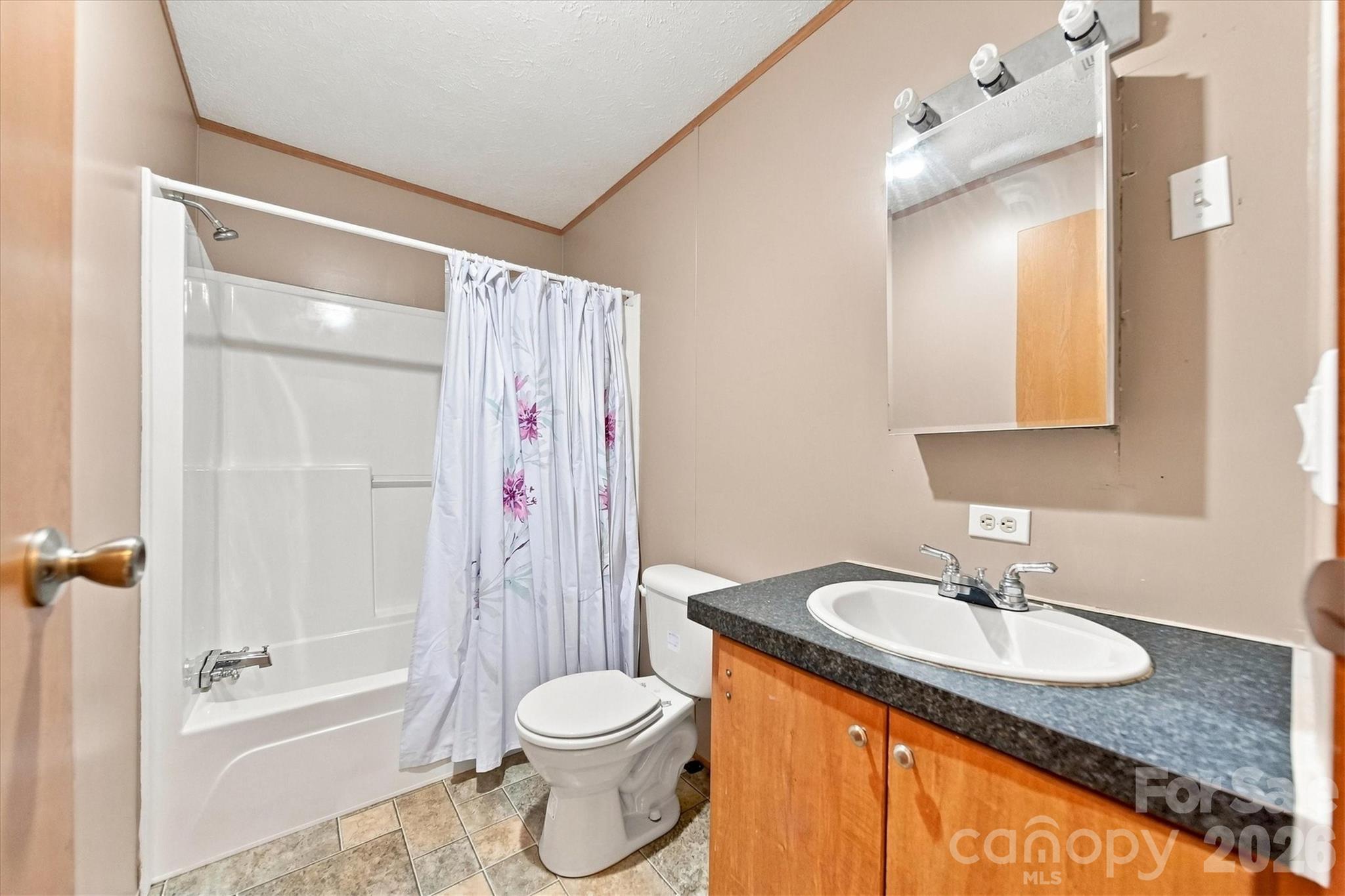 8660 Hollywood Drive Property Photo 21