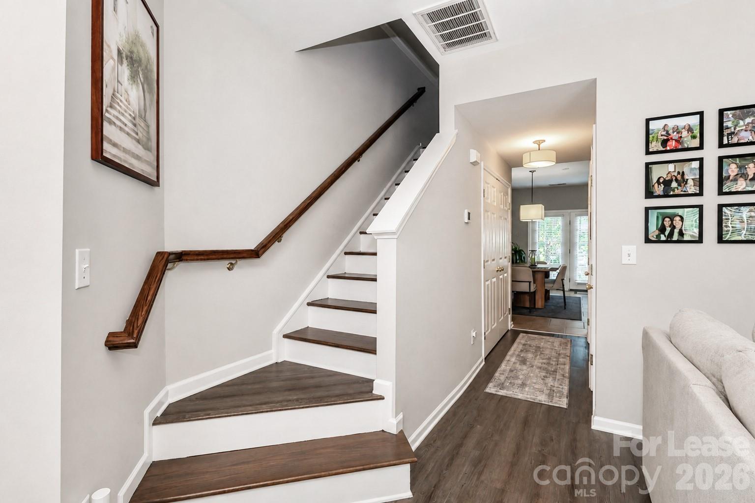 17633 Delmas Drive Property Photo 6