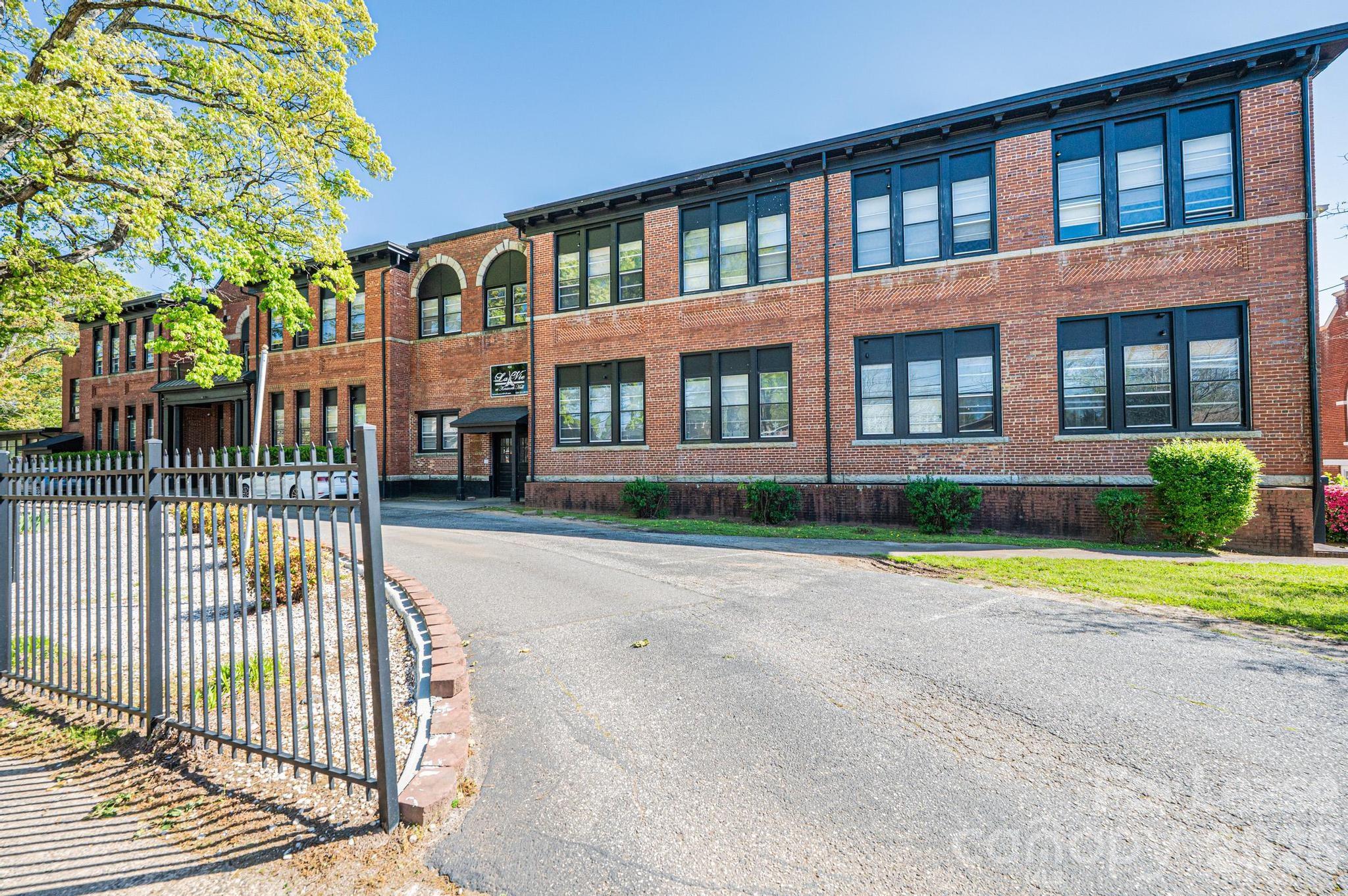 426 2nd Avenue Property Photo 1