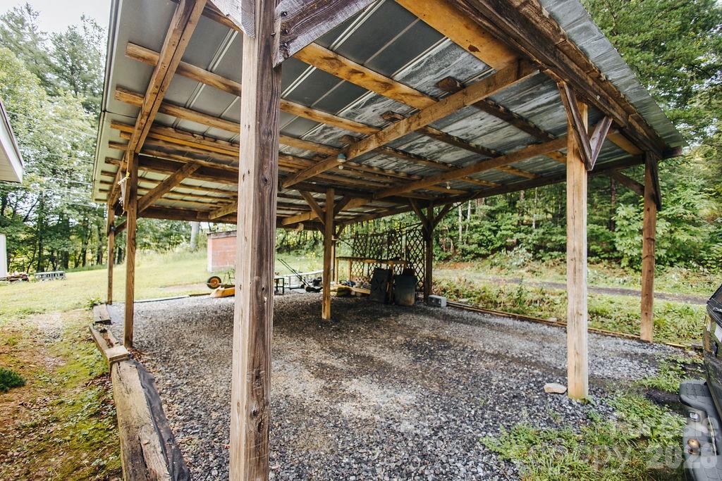 3099 Harmony Grove Road Property Photo 4
