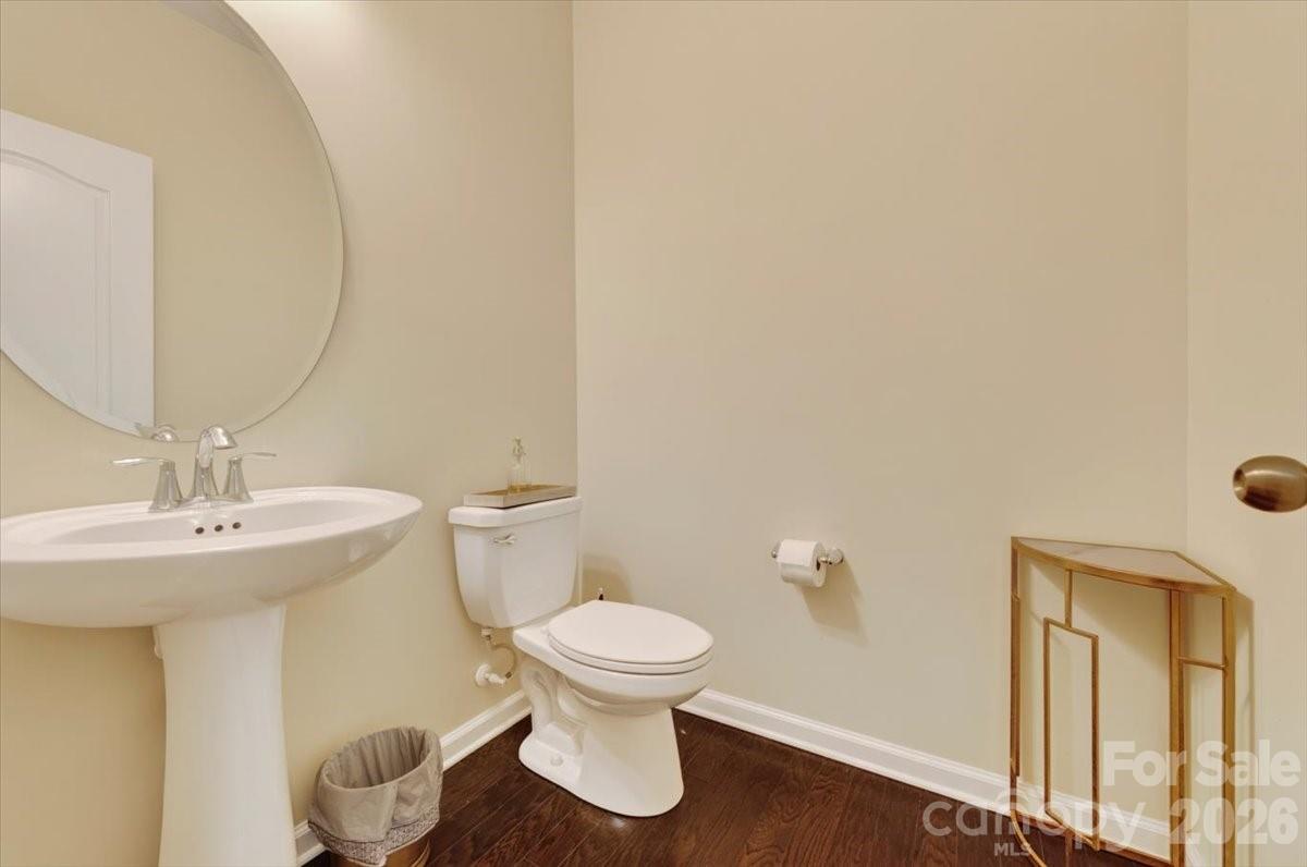 1052 Delridge Street 985 Property Photo 7