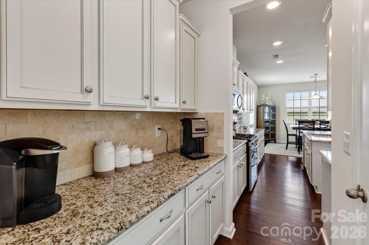 1052 Delridge Street 985 Property Photo 14