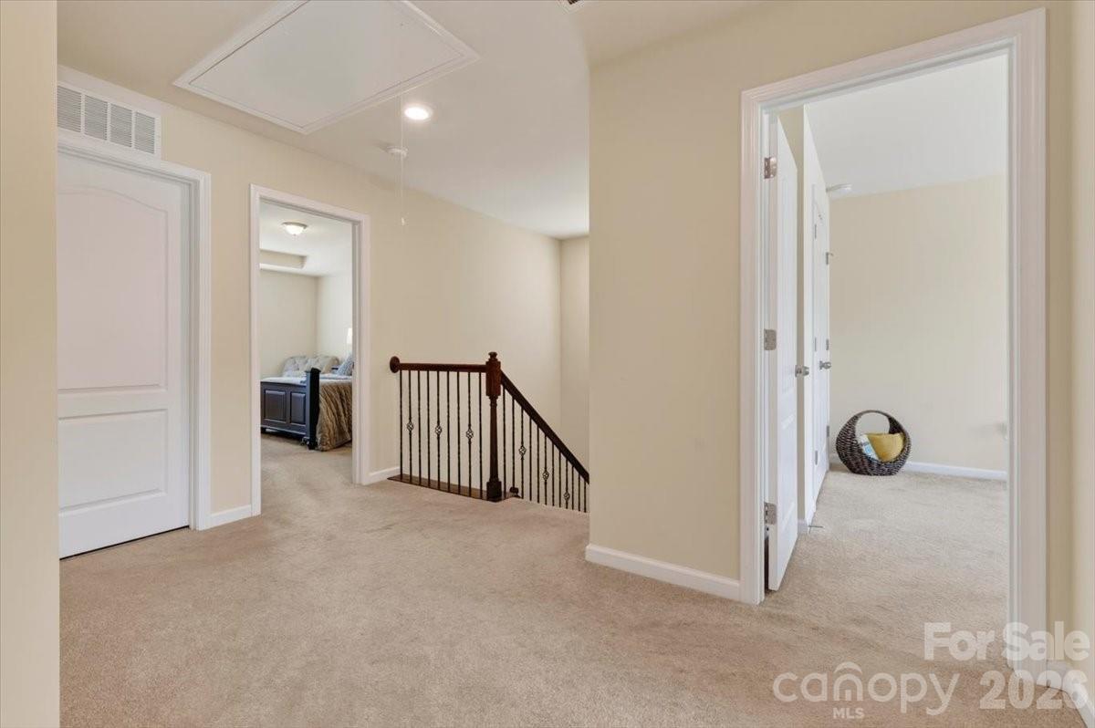 1052 Delridge Street 985 Property Photo 18
