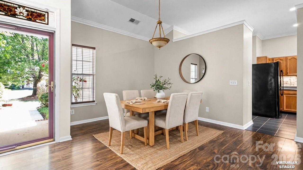 11320 Hunters Landing Drive Property Photo 6