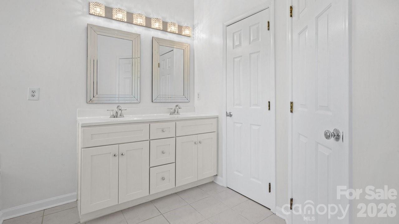 11320 Hunters Landing Drive Property Photo 29