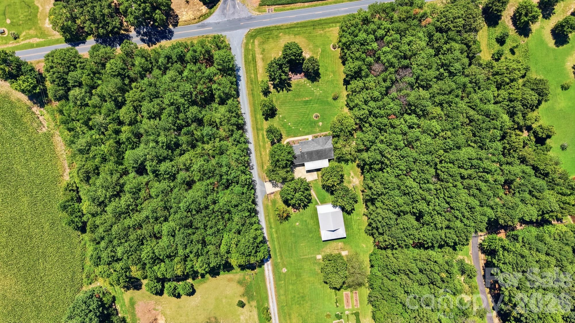 3201 Gilboa Road Property Photo 5