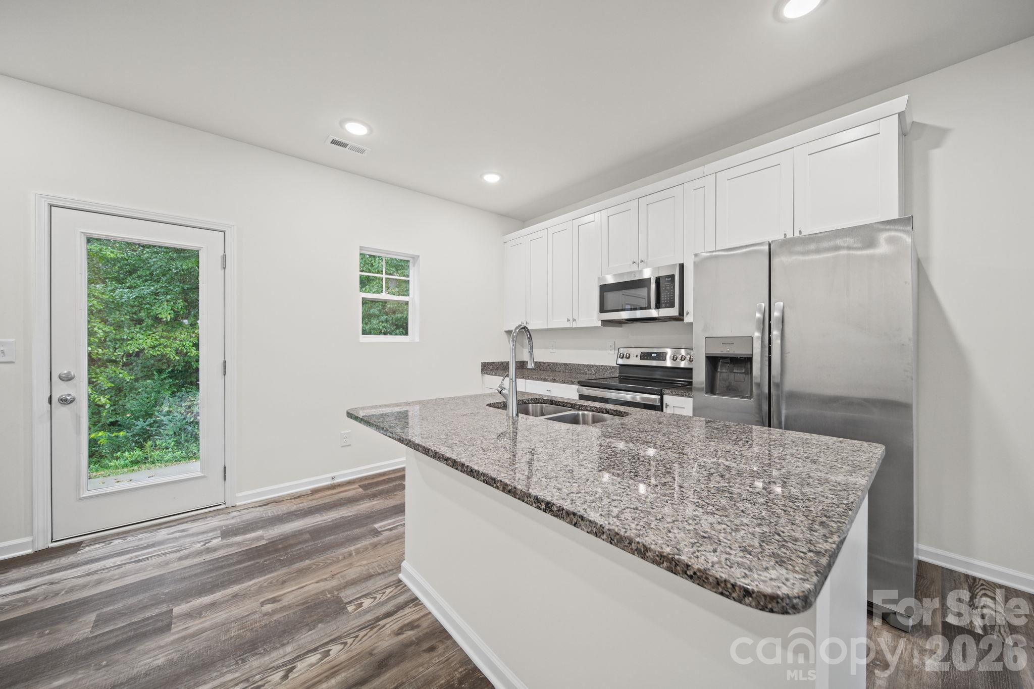 518 3rd Street Property Photo 9