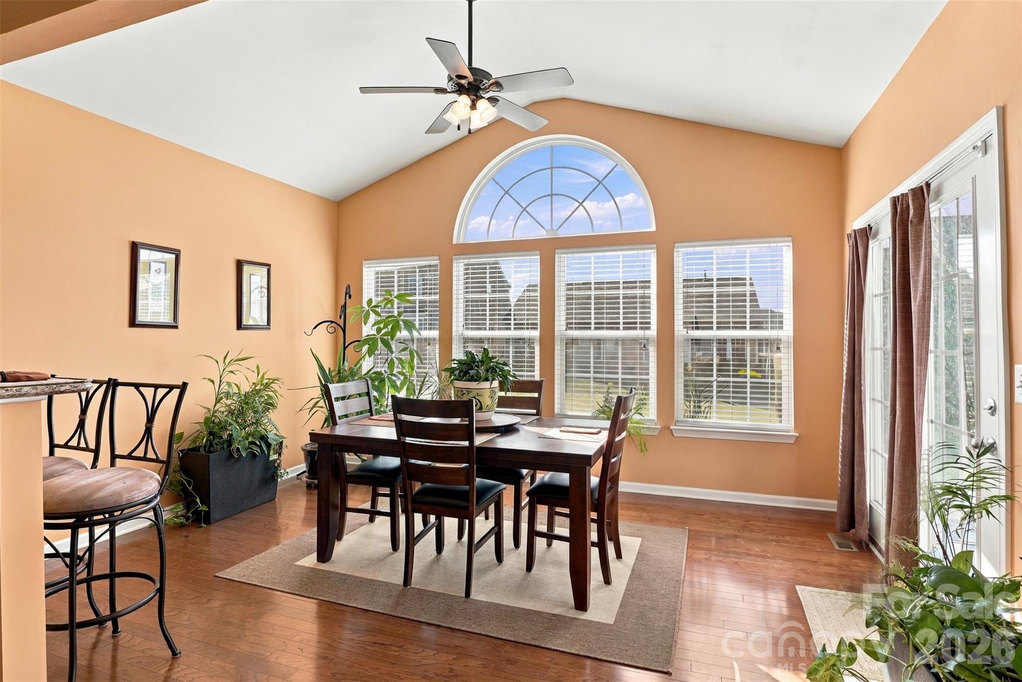 1464 Chandler Avenue Property Photo 11