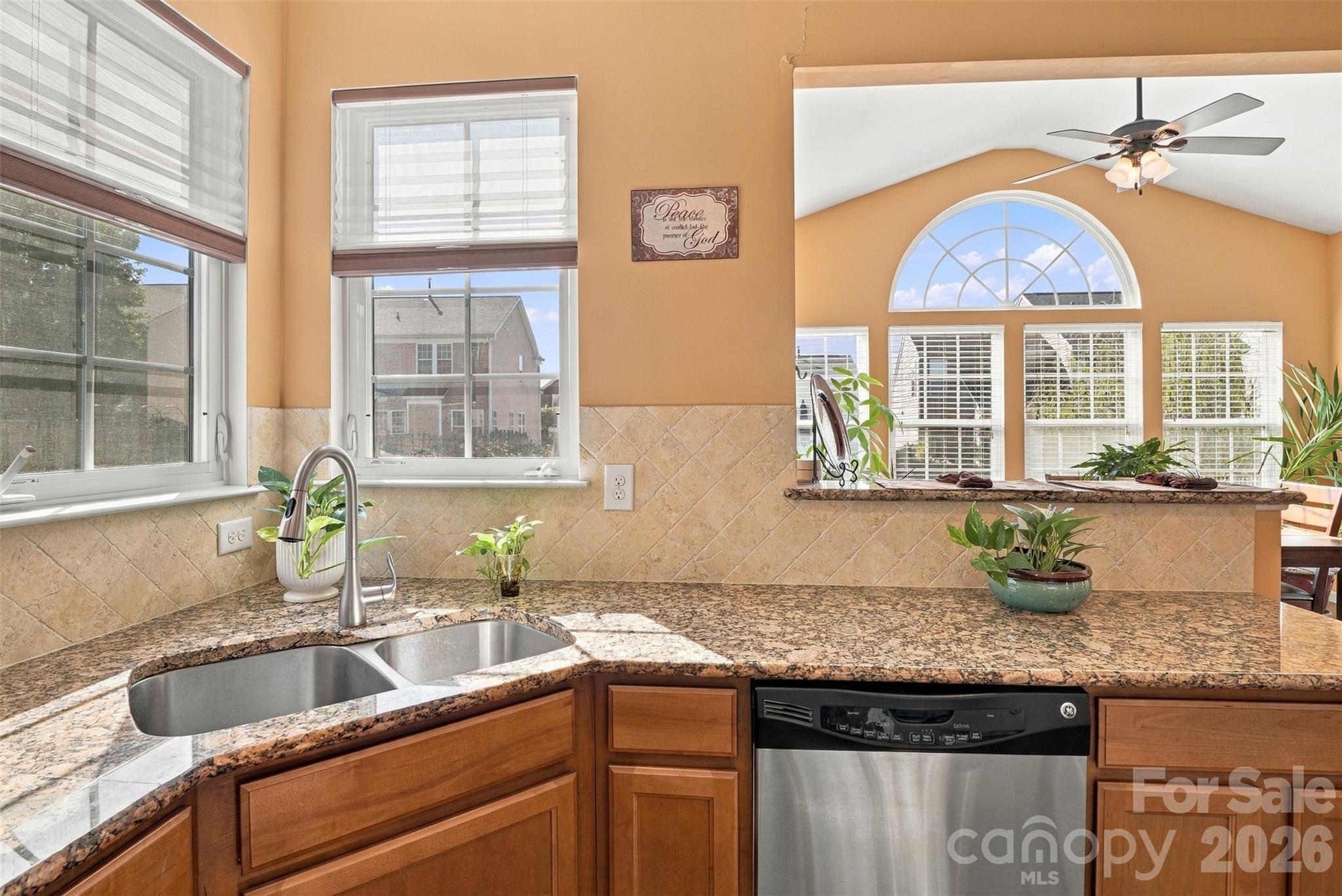 1464 Chandler Avenue Property Photo 17