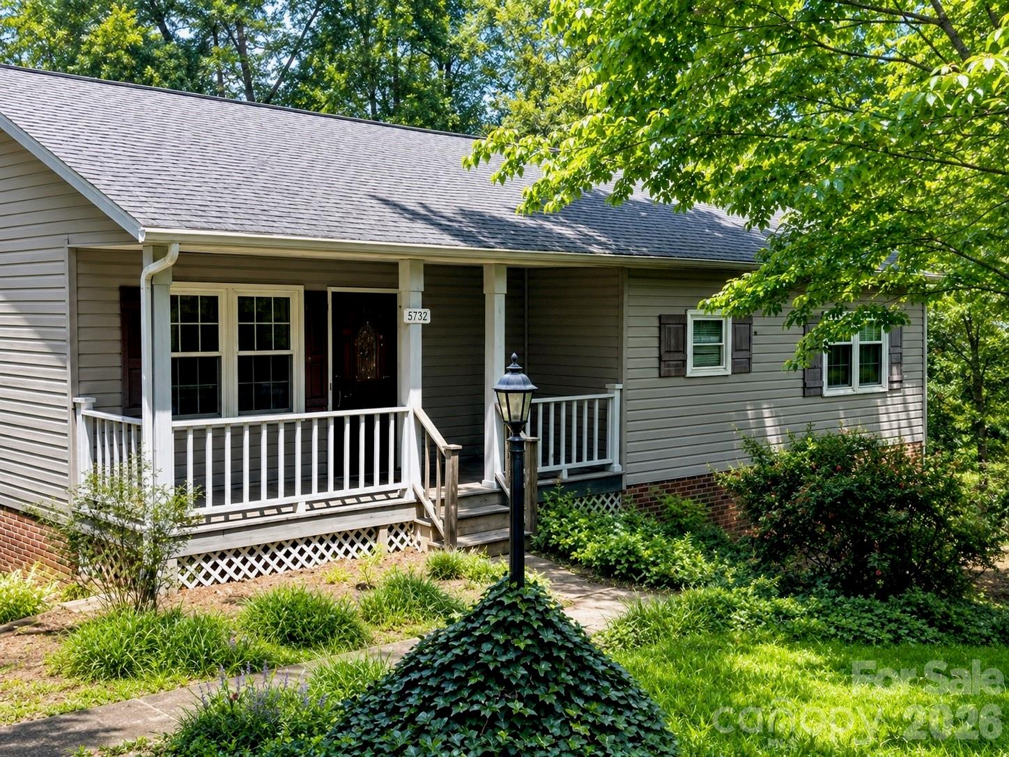 2758 Mcneelly Drive Property Photo 1