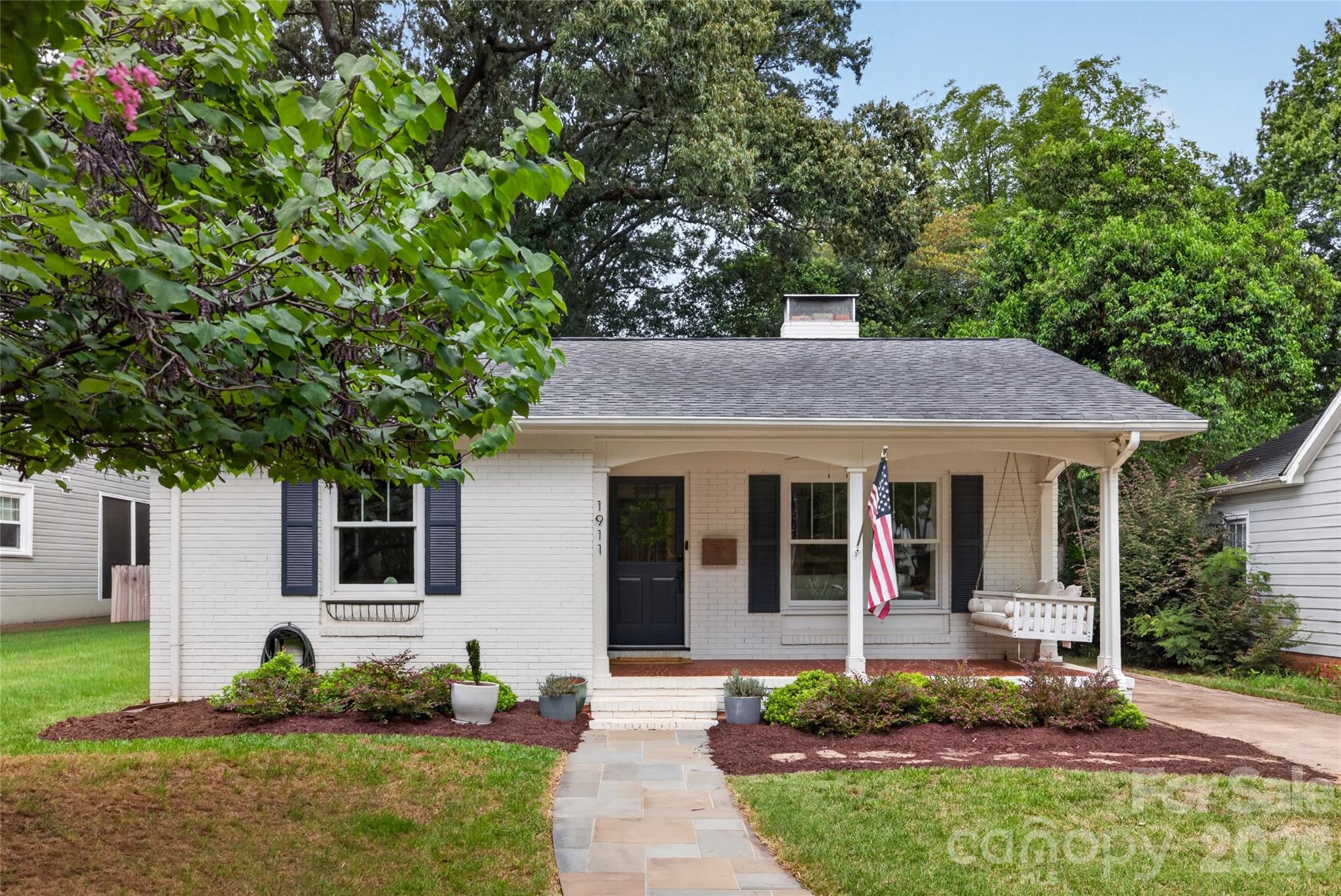 1911 Club Road Property Photo 1