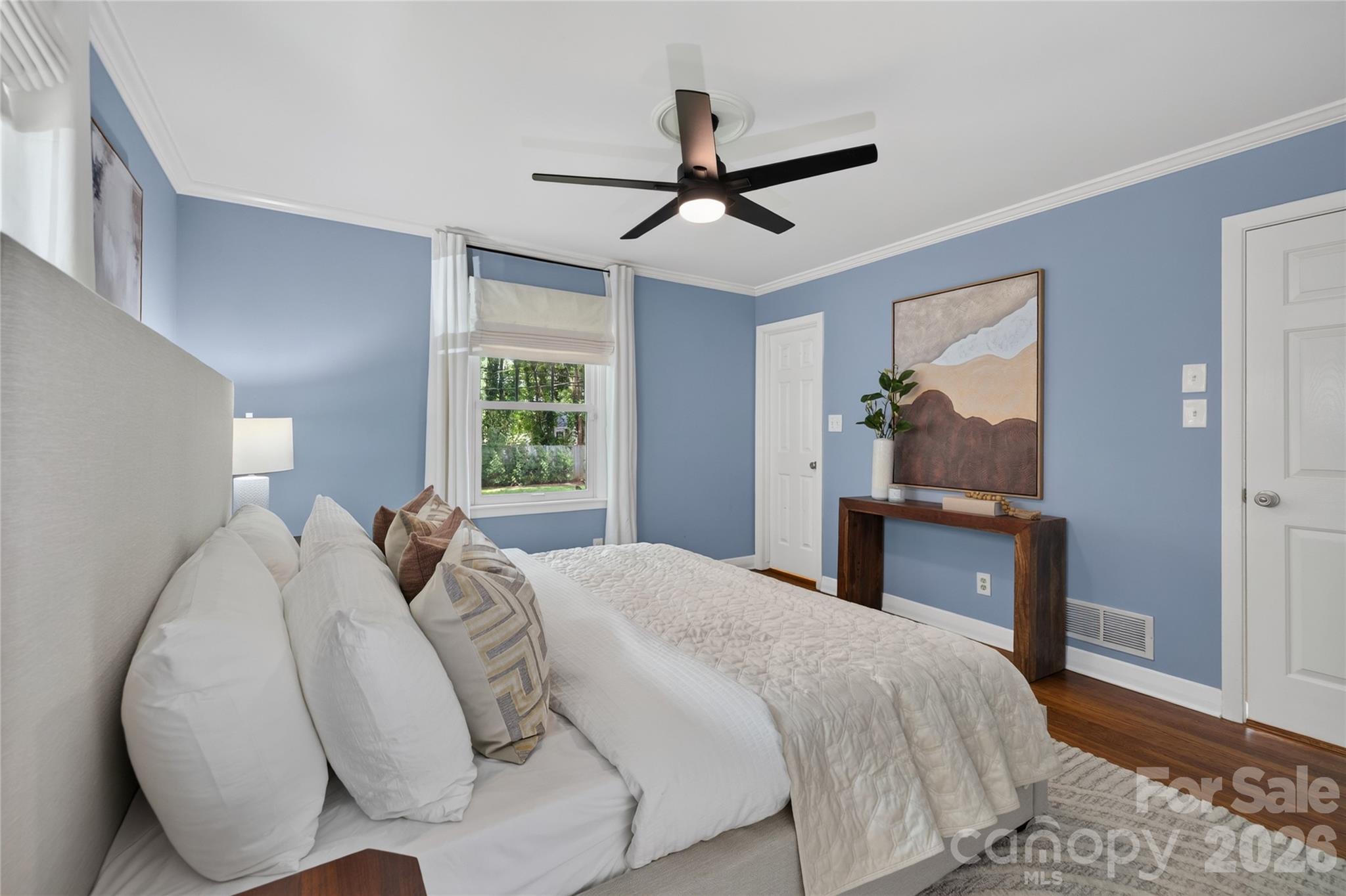 1911 Club Road Property Photo 13
