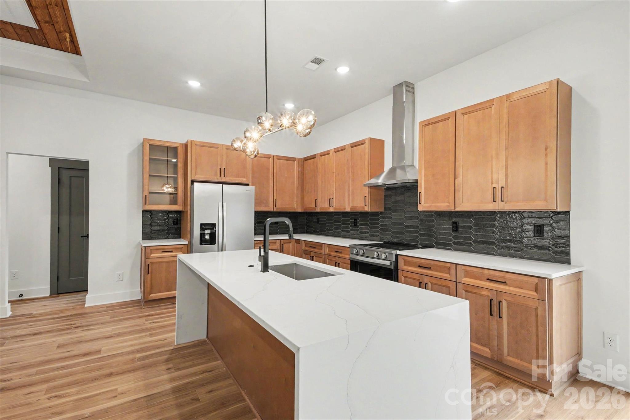 504 E 24th Street Property Photo 4