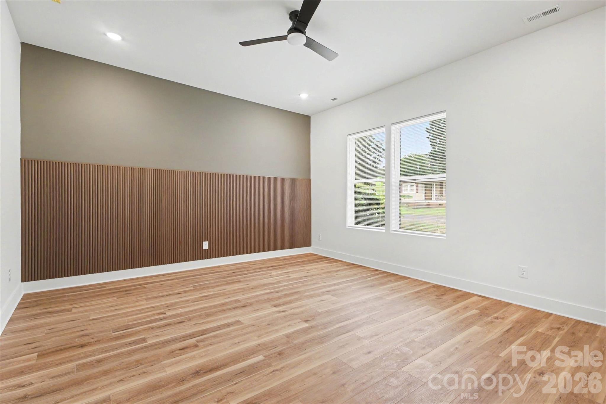 504 E 24th Street Property Photo 14