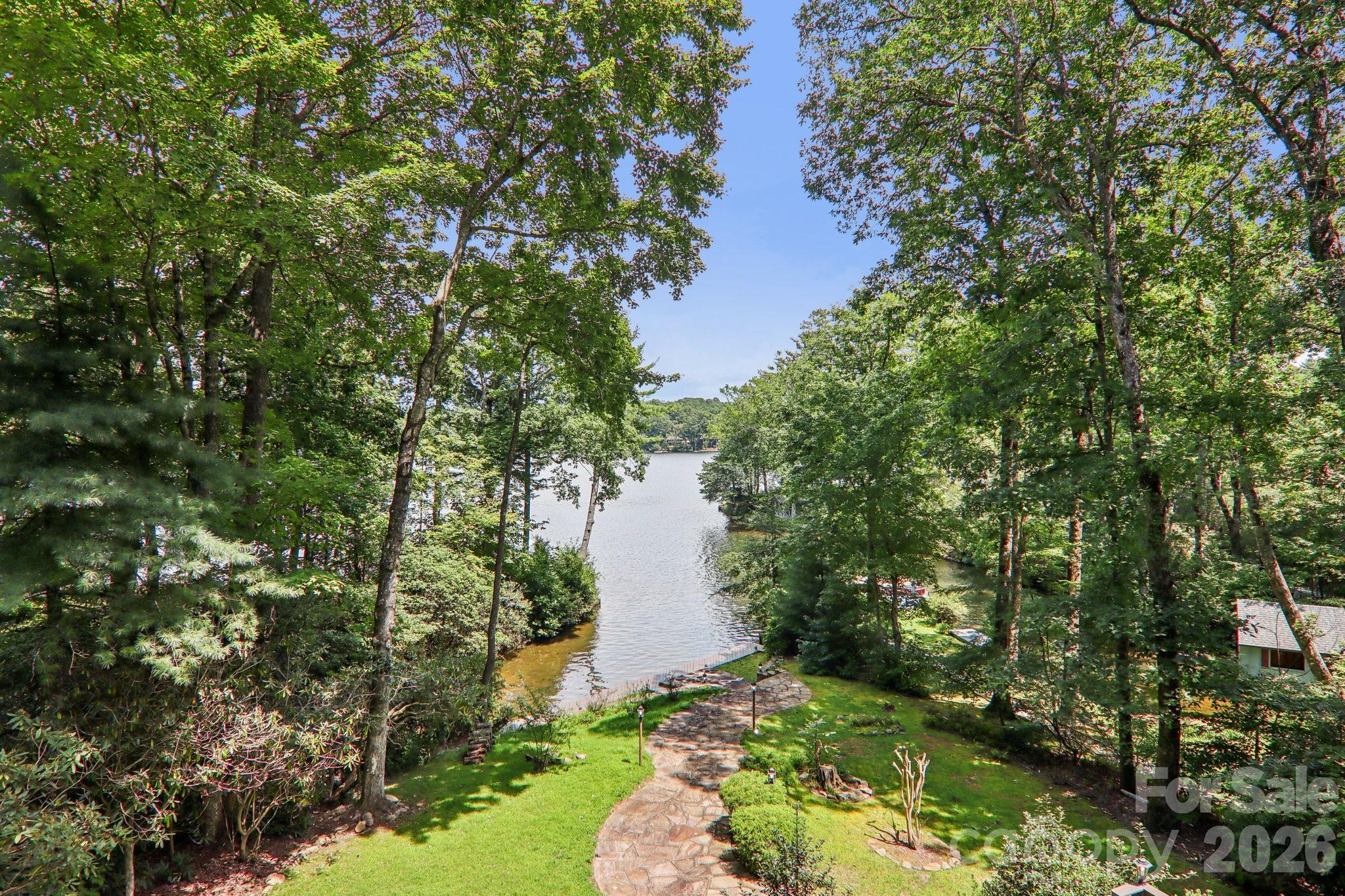 596 W Club Boulevard Property Photo 6