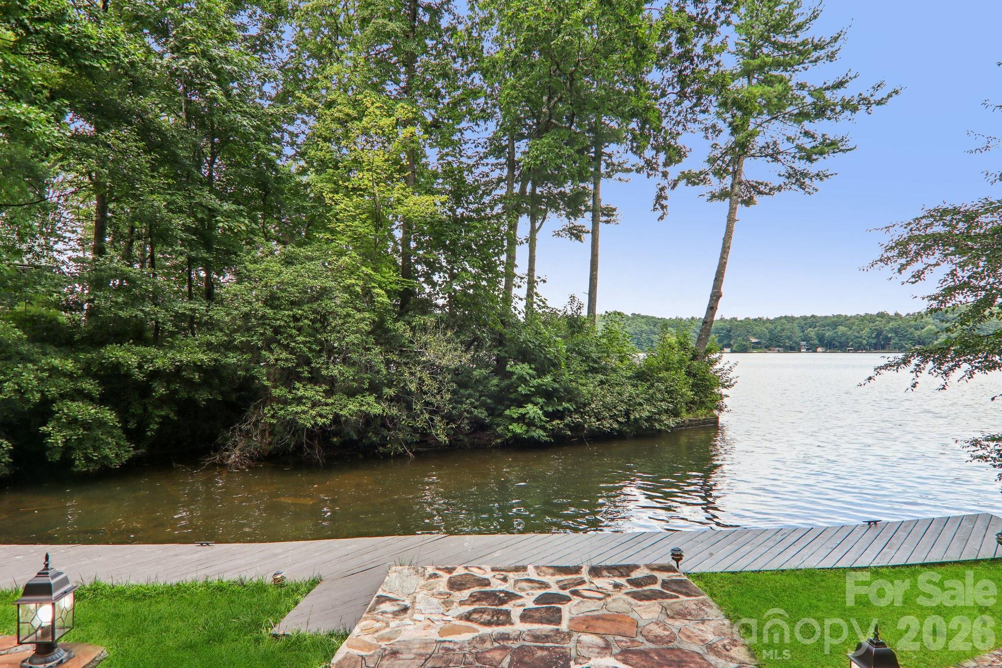 596 W Club Boulevard Property Photo 7