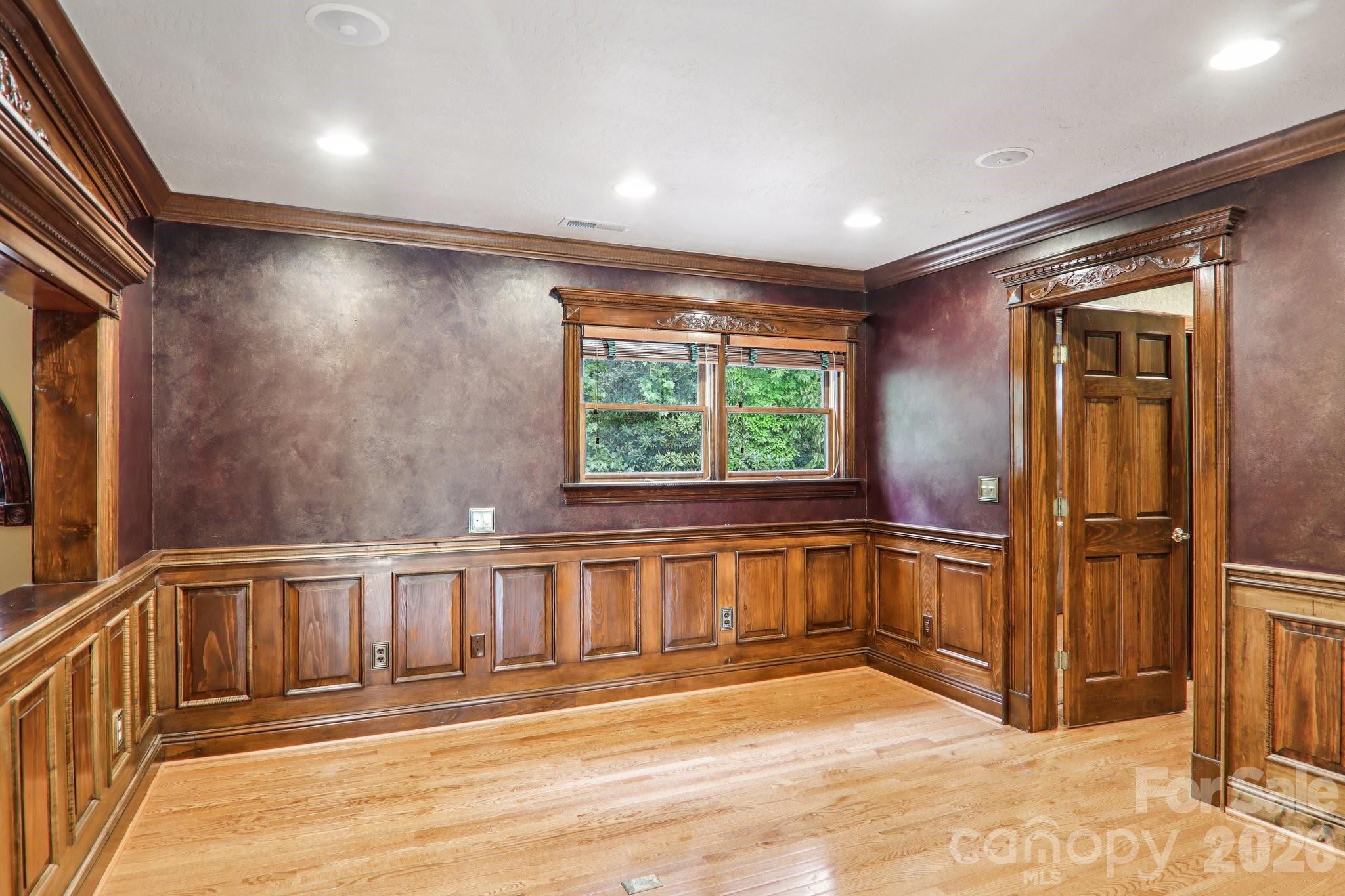 596 W Club Boulevard Property Photo 23