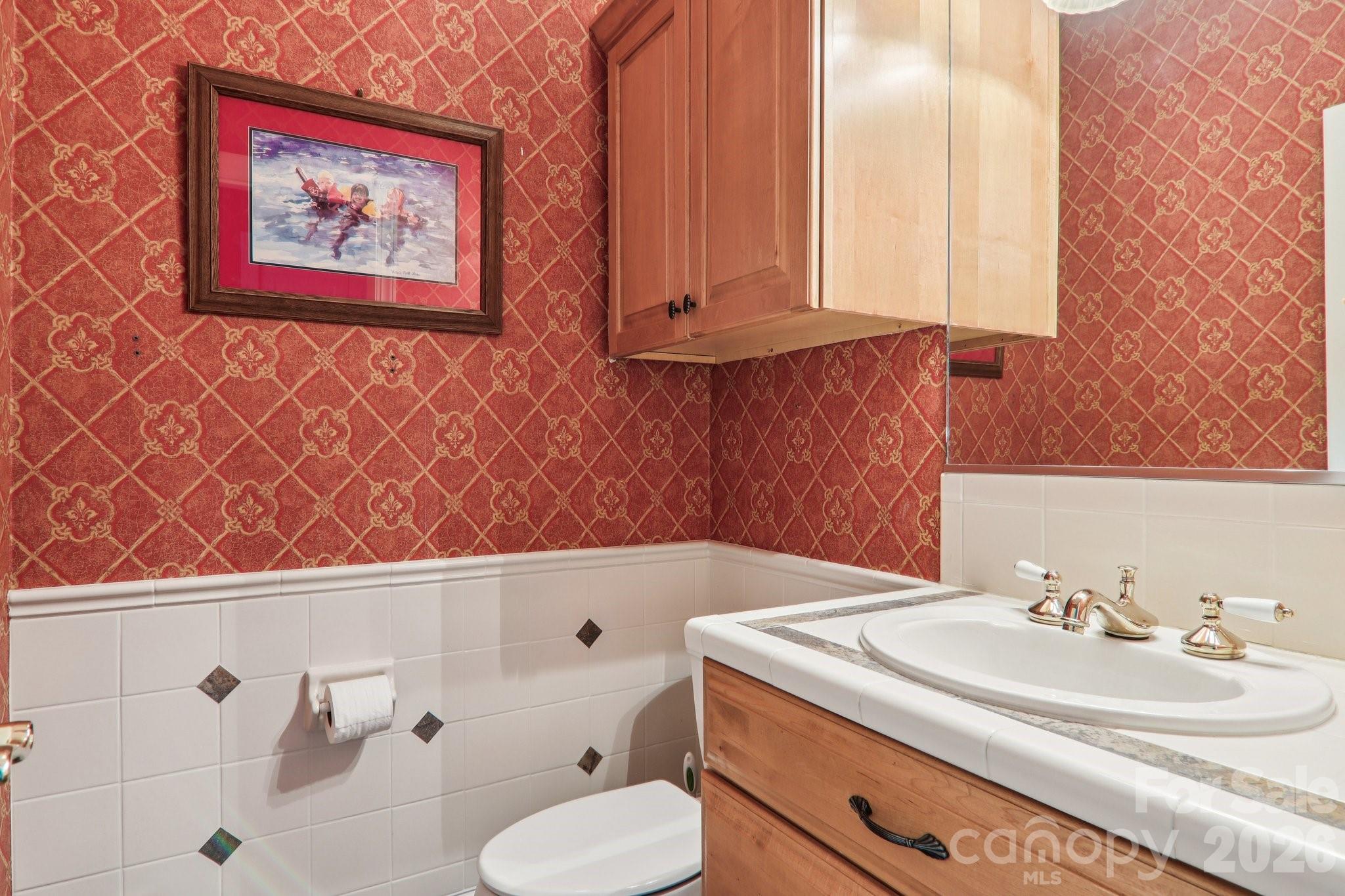 596 W Club Boulevard Property Photo 44